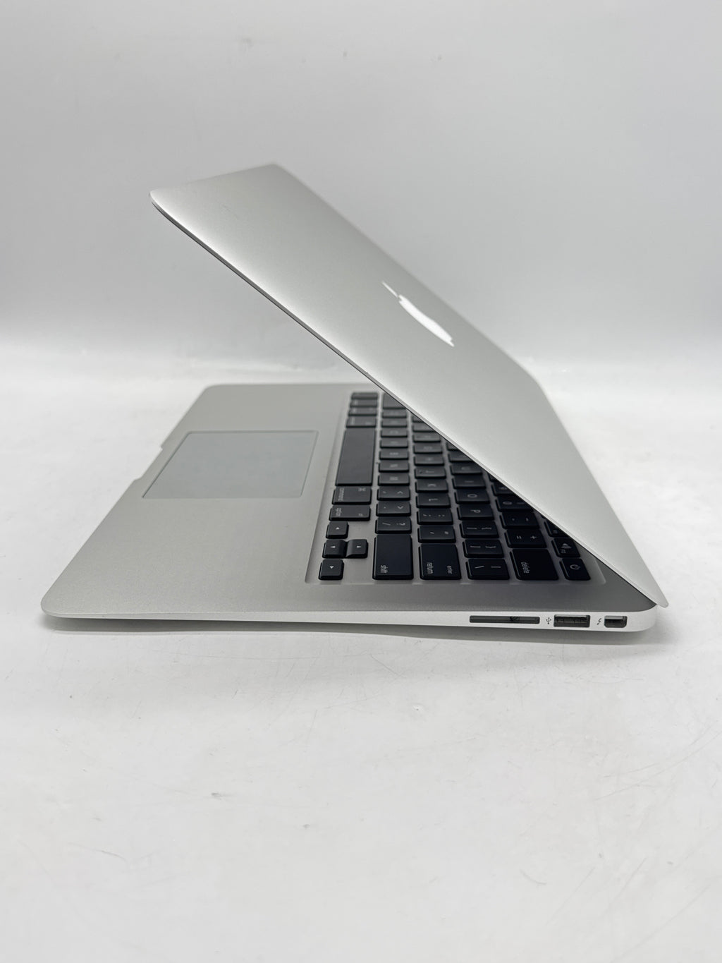 Apple MacBook Air 13in A1466 2015 Core i5 8GB RAM 256GB Flash - Used