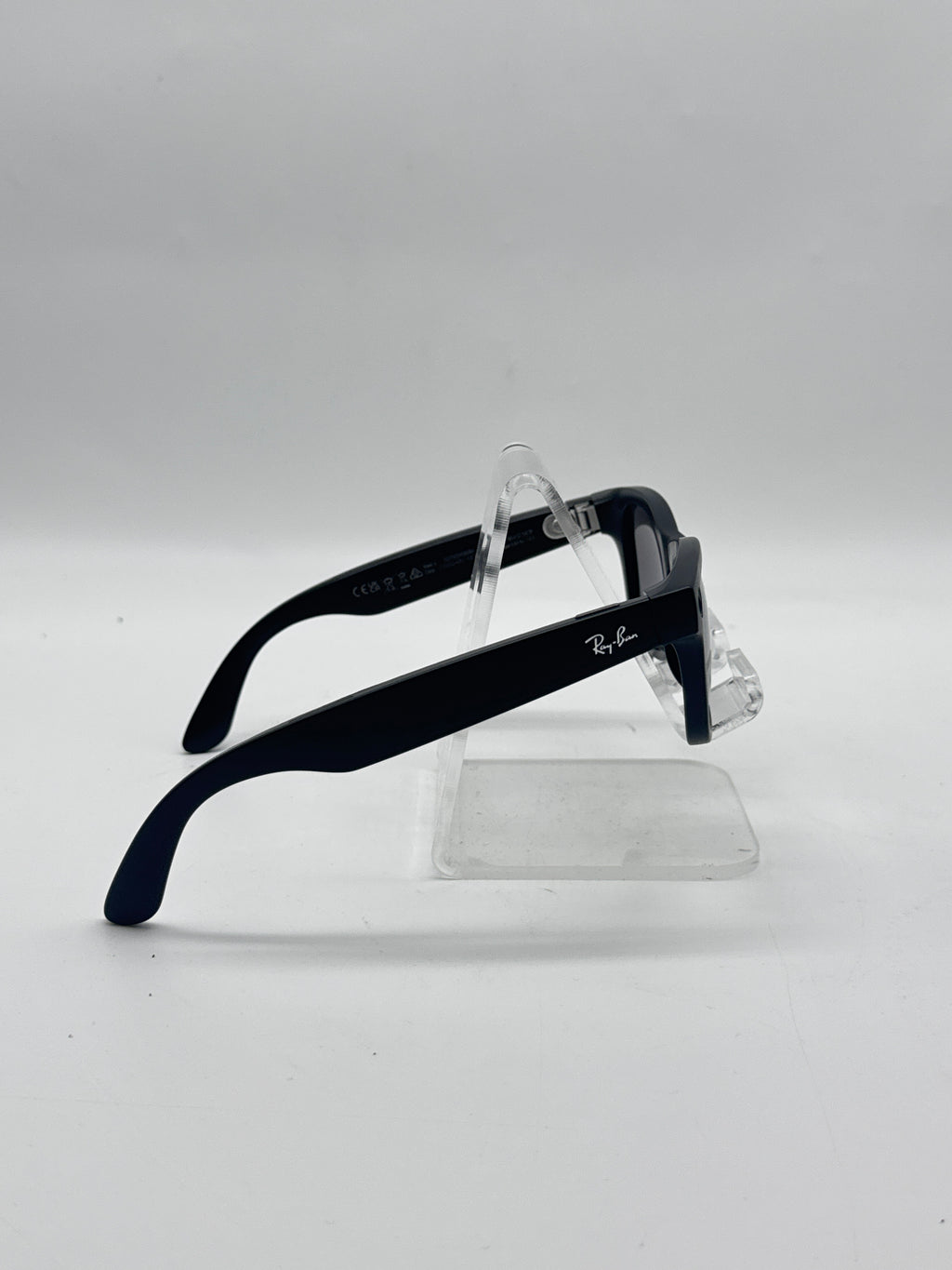 Ray-Ban Meta Wayfarer Gen 1 Smart Glasses RW4006 32GB Bluetooth 5.2 Wi-Fi 6