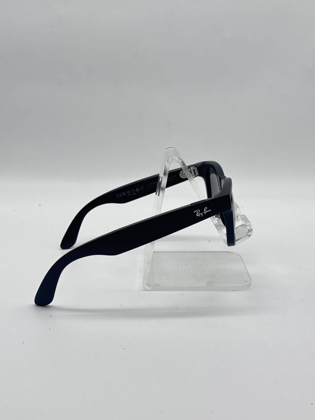 Ray-Ban Meta Wayfarer Gen 1 Smart Glasses RW4006 32GB Bluetooth 5.2 Wi-Fi 6