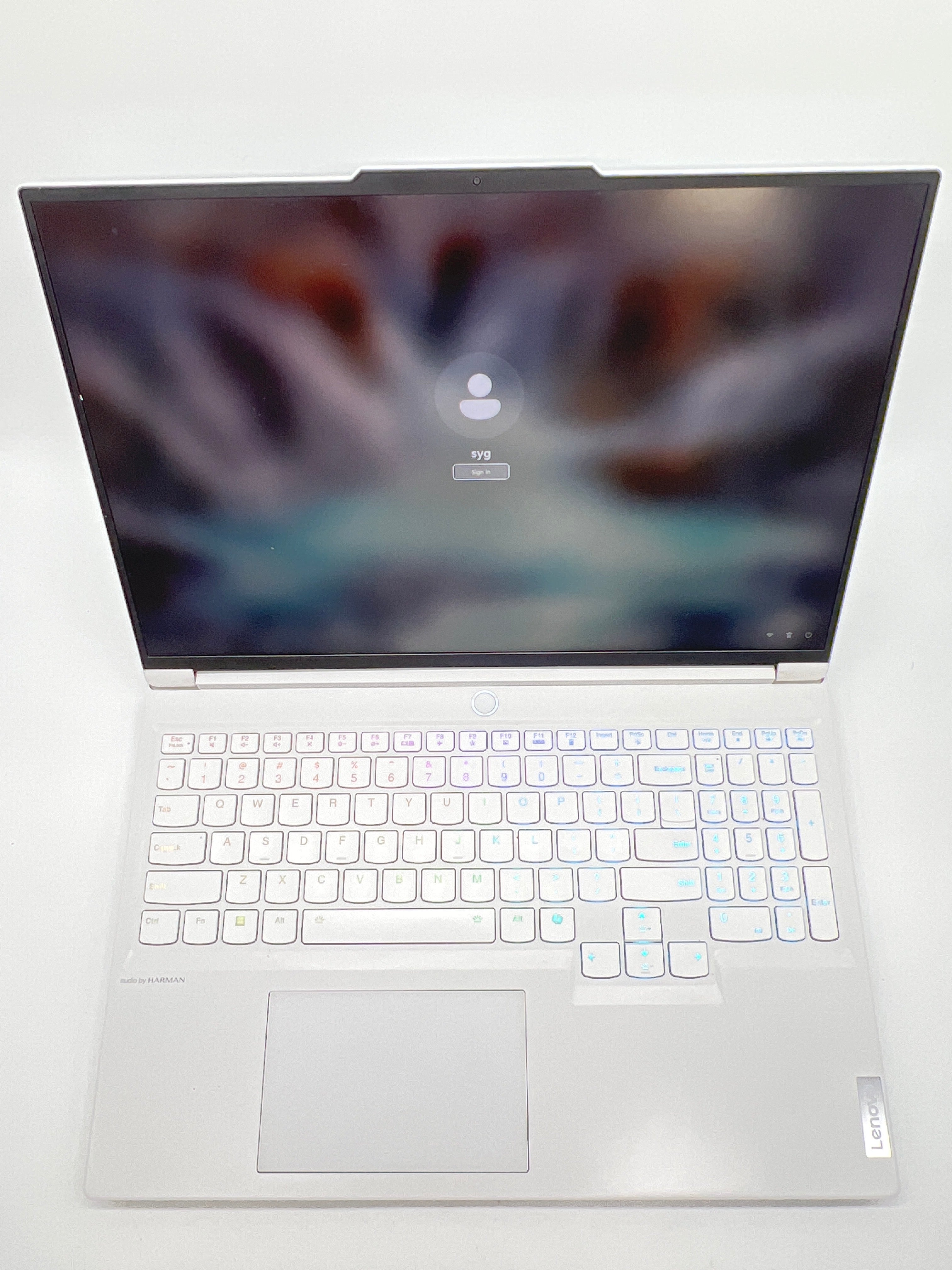 Lenovo Legion 7 16IRX9 16 inch i9-14900HX 32GB 1TB RTX 4070 White