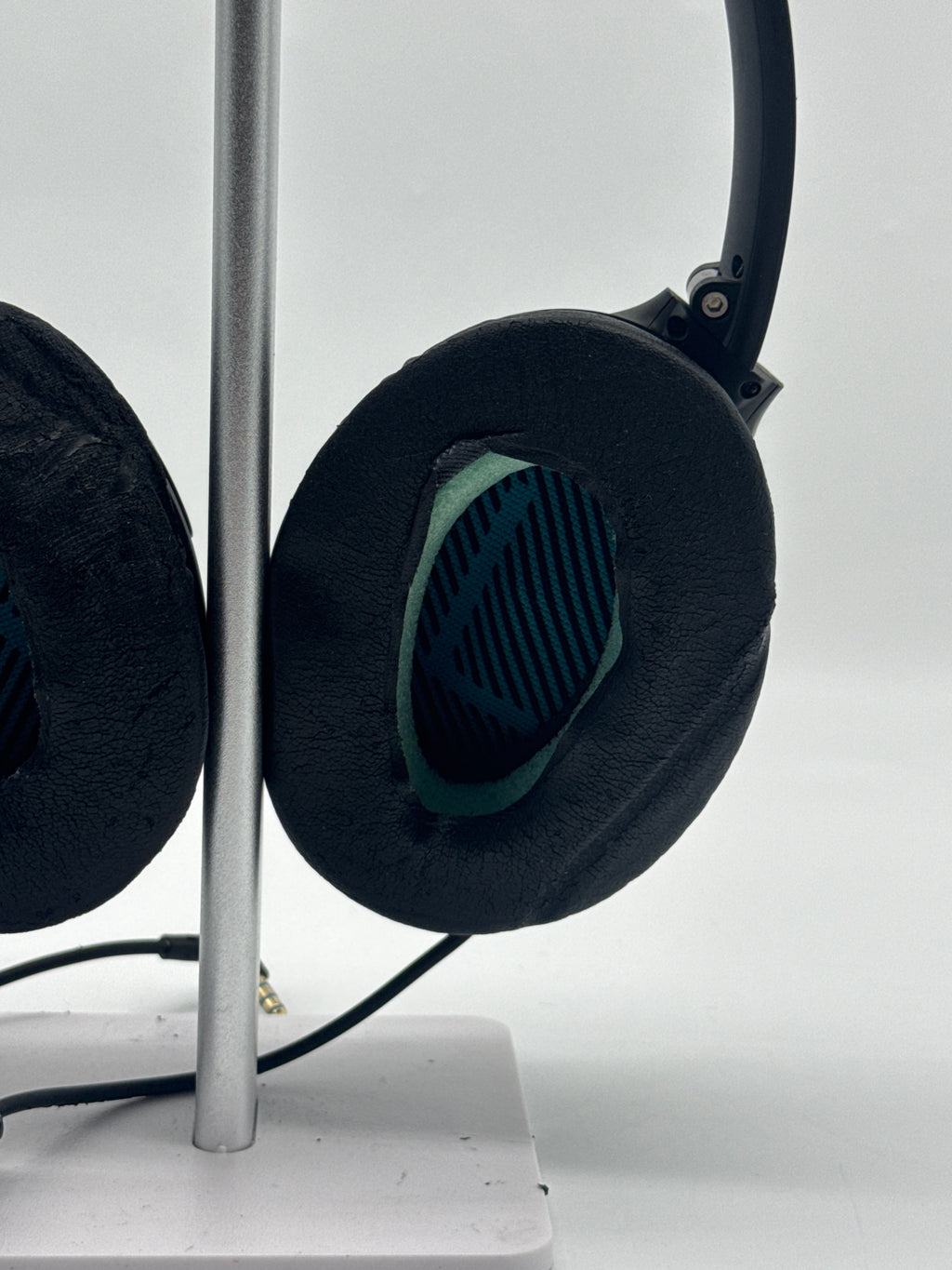 Bose QuietComfort 25 Wired Active Noise Cancelling Headphones - Used
