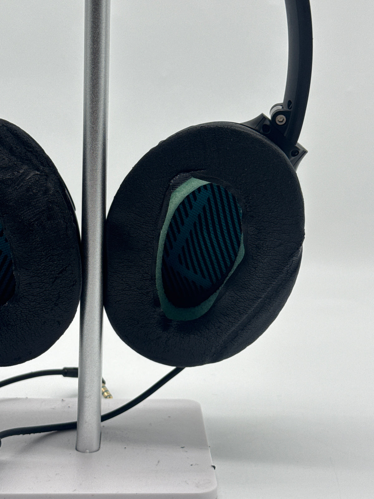 Bose QuietComfort 25 Wired Active Noise Cancelling Headphones - Used