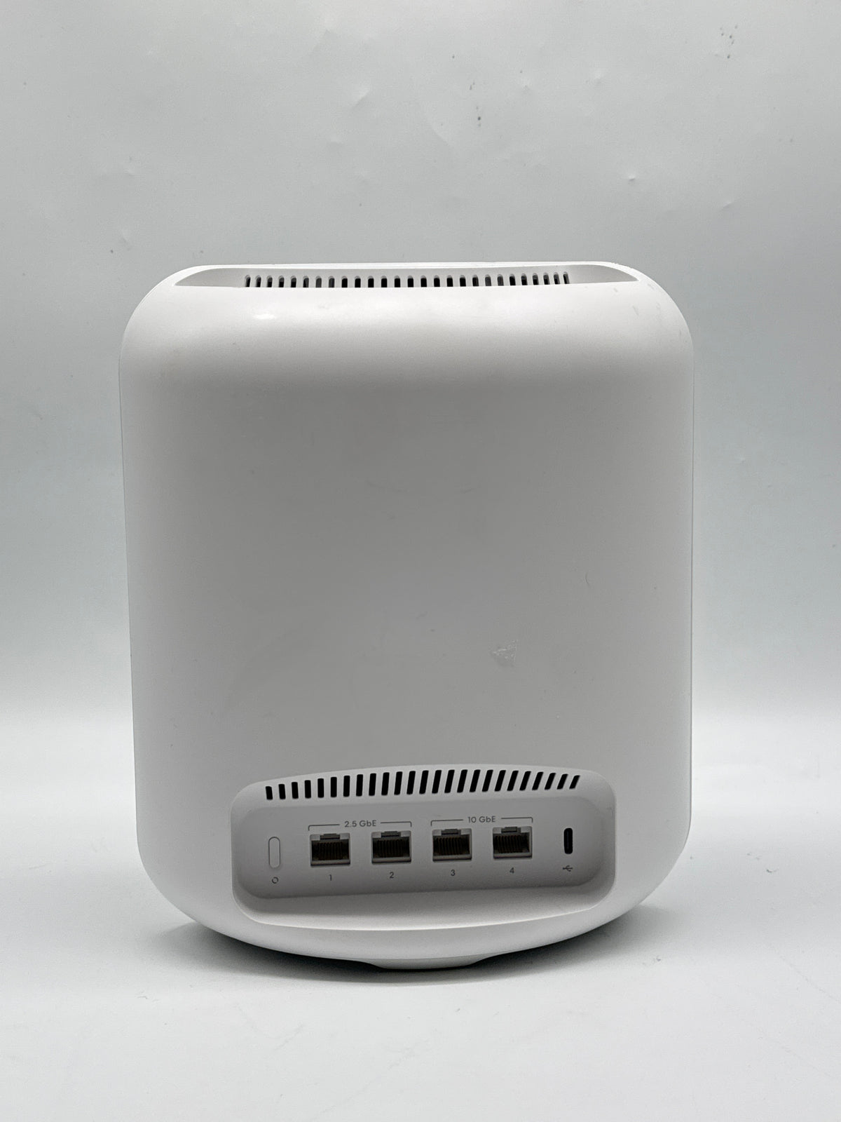 eero Max 7 V010001 Wi-Fi 7 Tri-Band Mesh Router 10GbE 2.5GbE Ports - Read