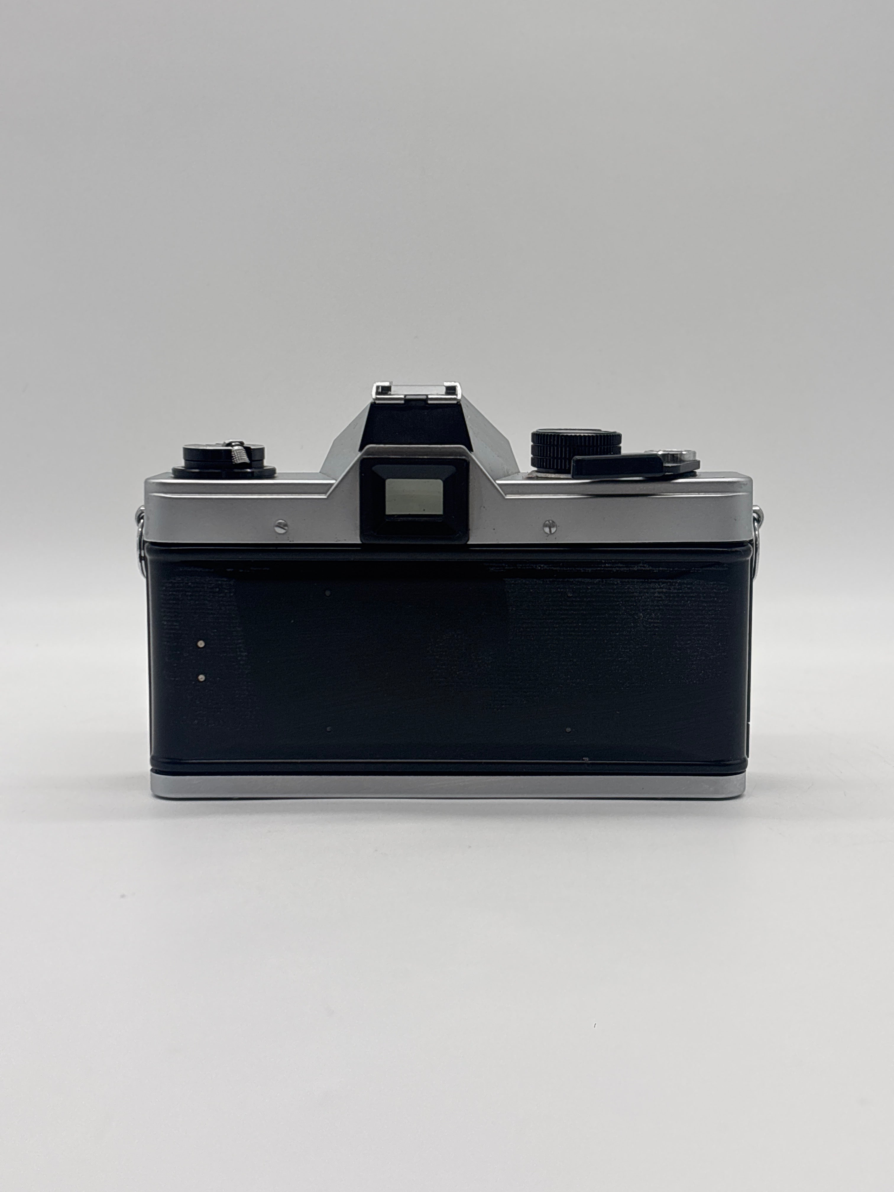 Praktica MTL 5 Vintage Camera - For Parts (Untested, Cracked Lens)