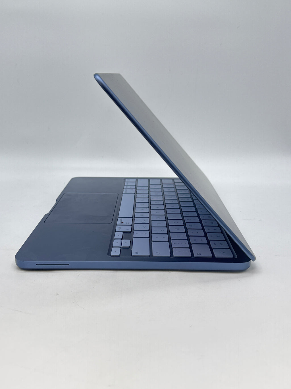 Apple MacBook Neo 13" A18 Pro 8GB RAM 256GB SSD - Used with Box