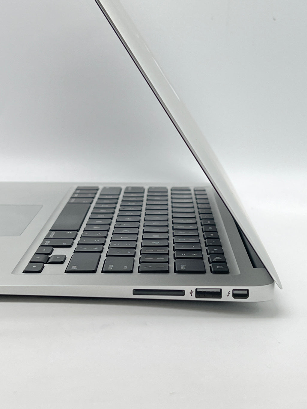 Apple MacBook Air 13" A1466 Core i5 8GB RAM 128GB SSD - For Parts (READ)