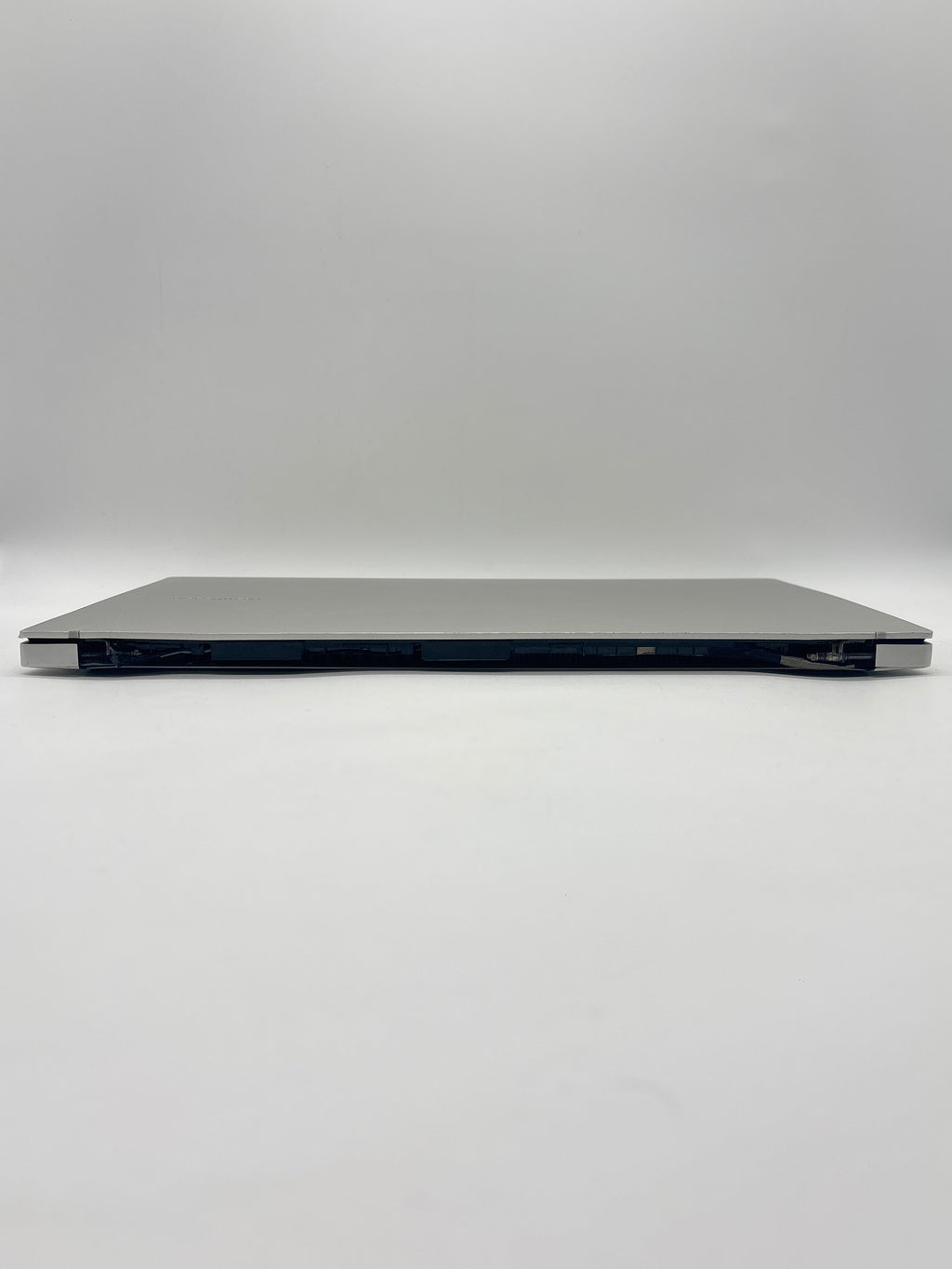 Samsung np750tda i5-1135g7 8GB RAM 256GB SSD - For parts (Read DESC)