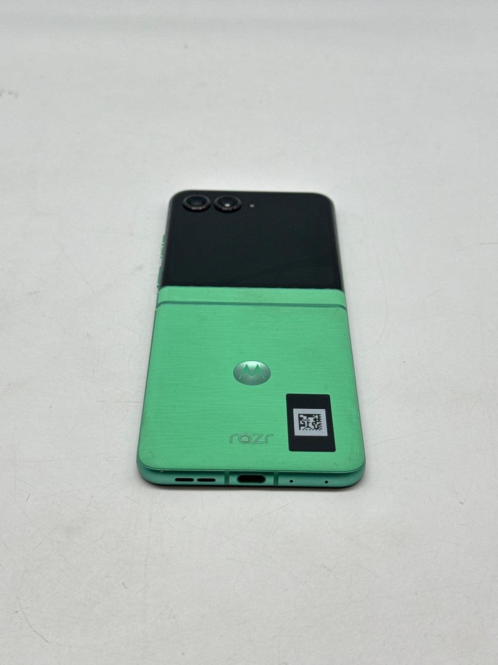 Motorola Razr 2025 256GB Green - For Parts Compatible with Verizon Only