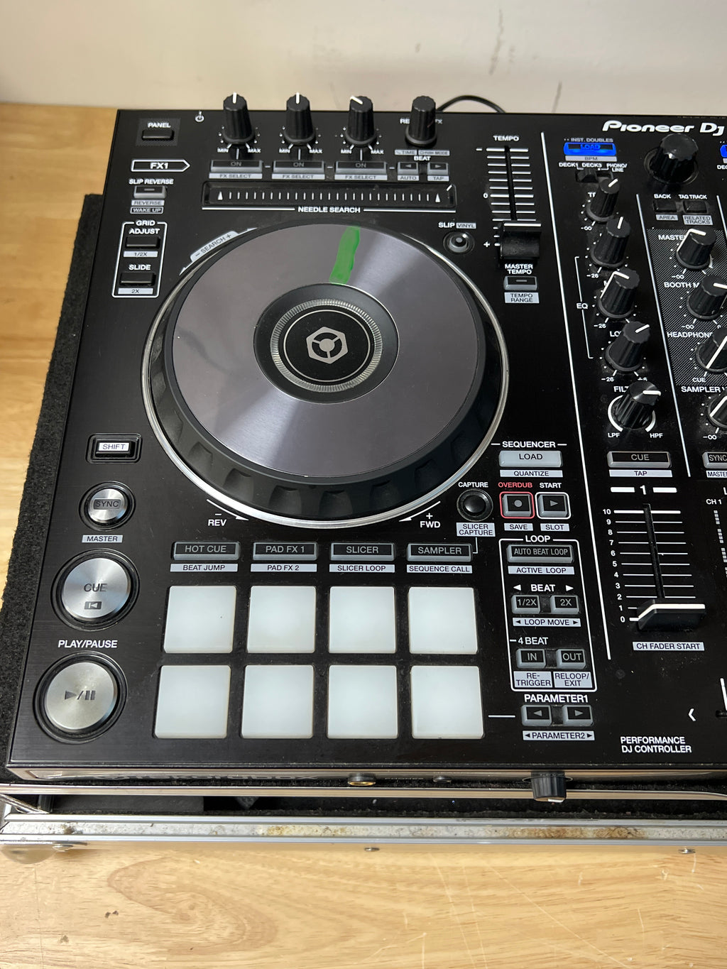 Pioneer DJ DDJ-RR 2-Channel Rekordbox Controller with Travel Case - For Parts (Broken Knob)