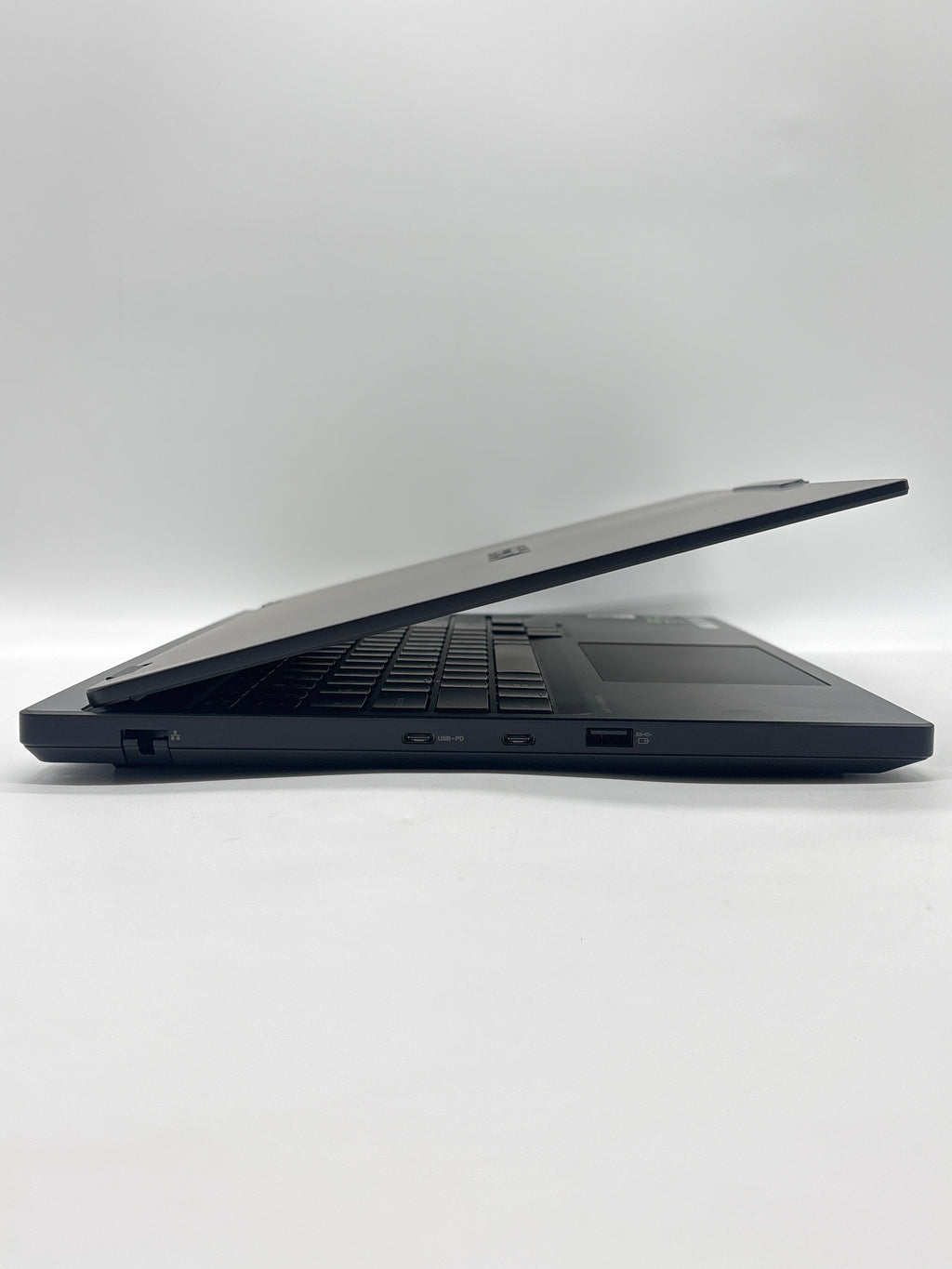 Lenovo Legion 5 15IRX10 i9-14900HX 32 GB RAM 1 TB SSD RTX 5070
