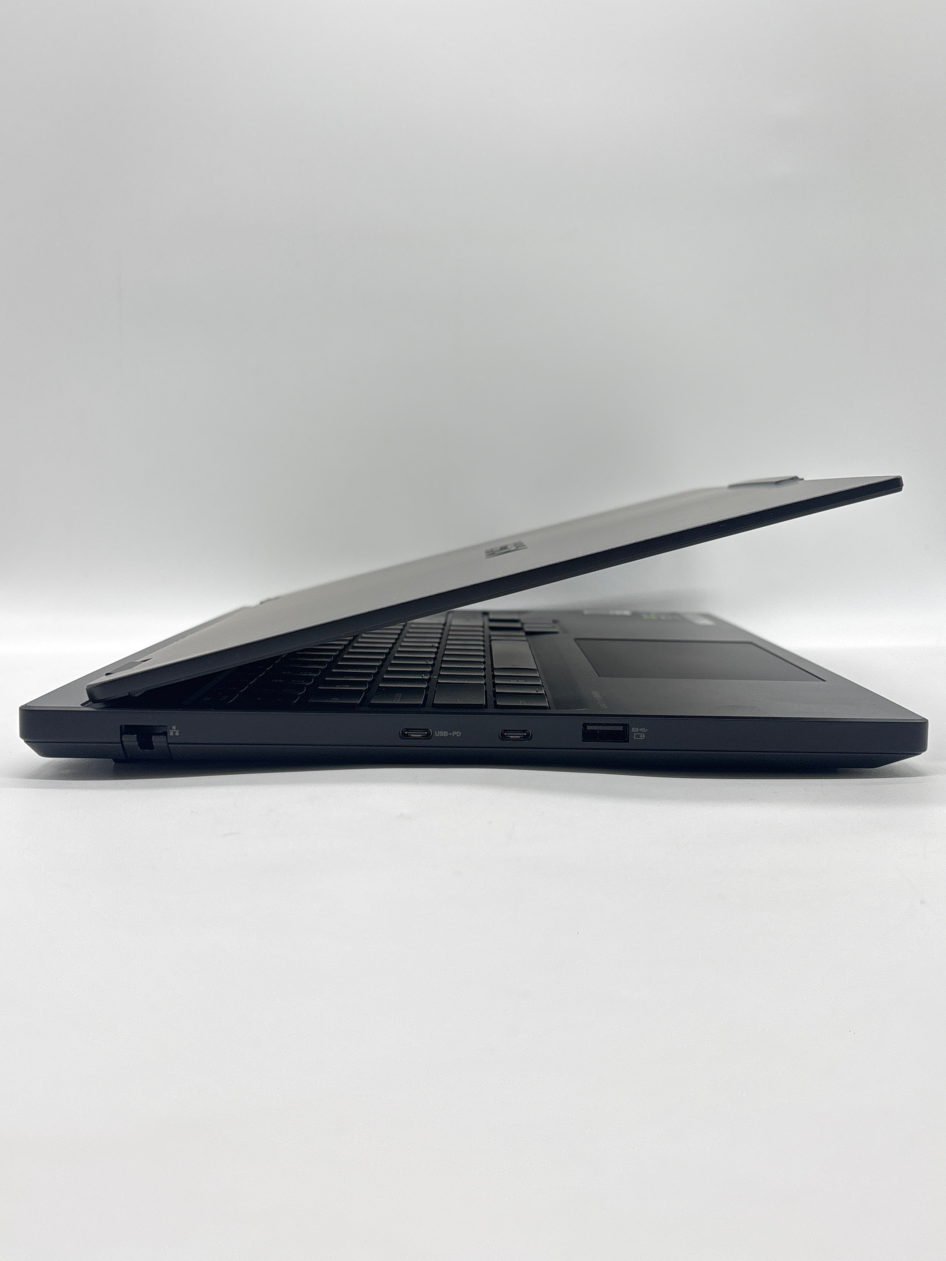 Lenovo Legion 5 15IRX10 i9-14900HX 32 GB RAM 1 TB SSD RTX 5070