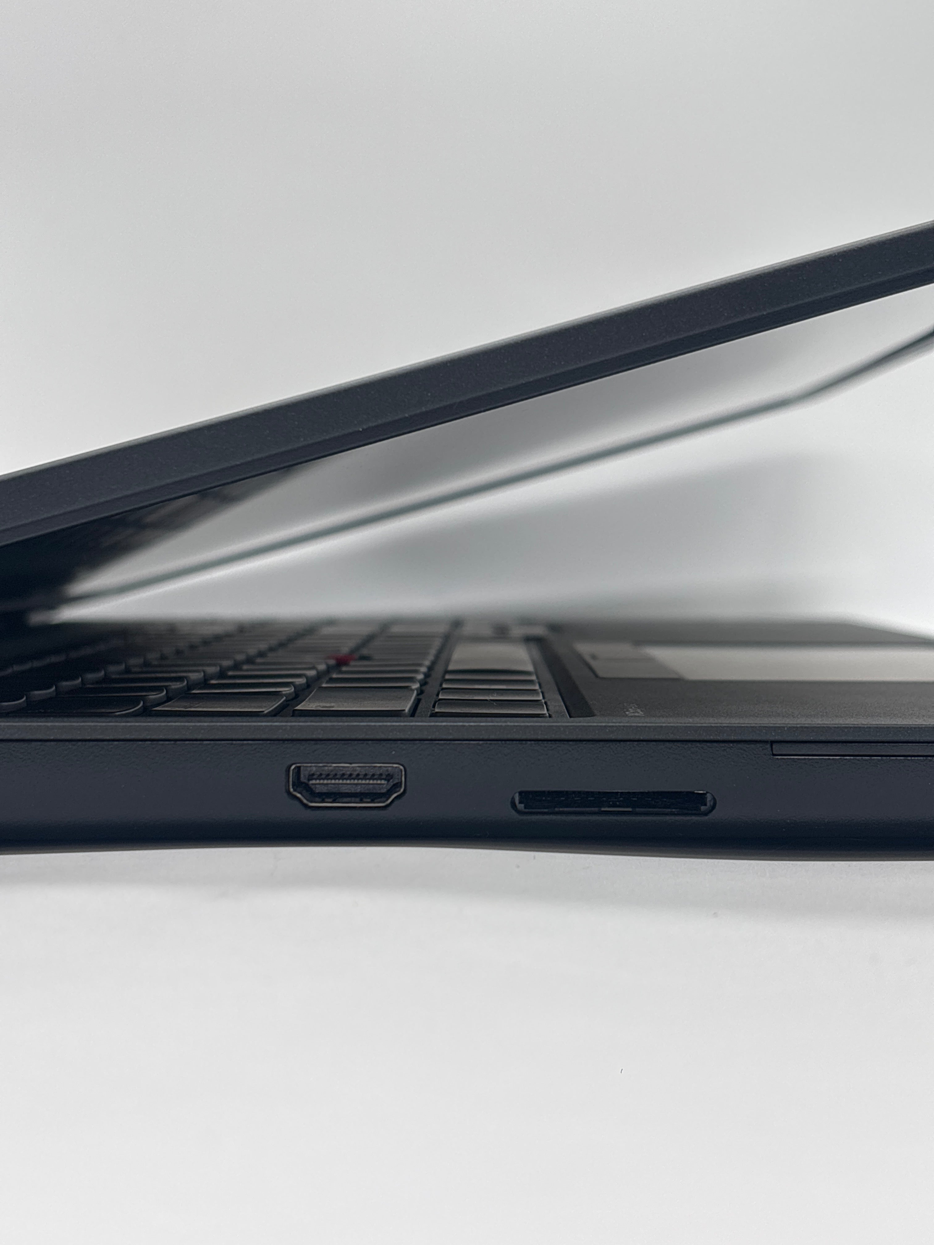 Lenovo ThinkPad P16v Gen 2 Ultra 7 165H 32GB RAM 512GB SSD RTX 2000 Ada  - Warranty