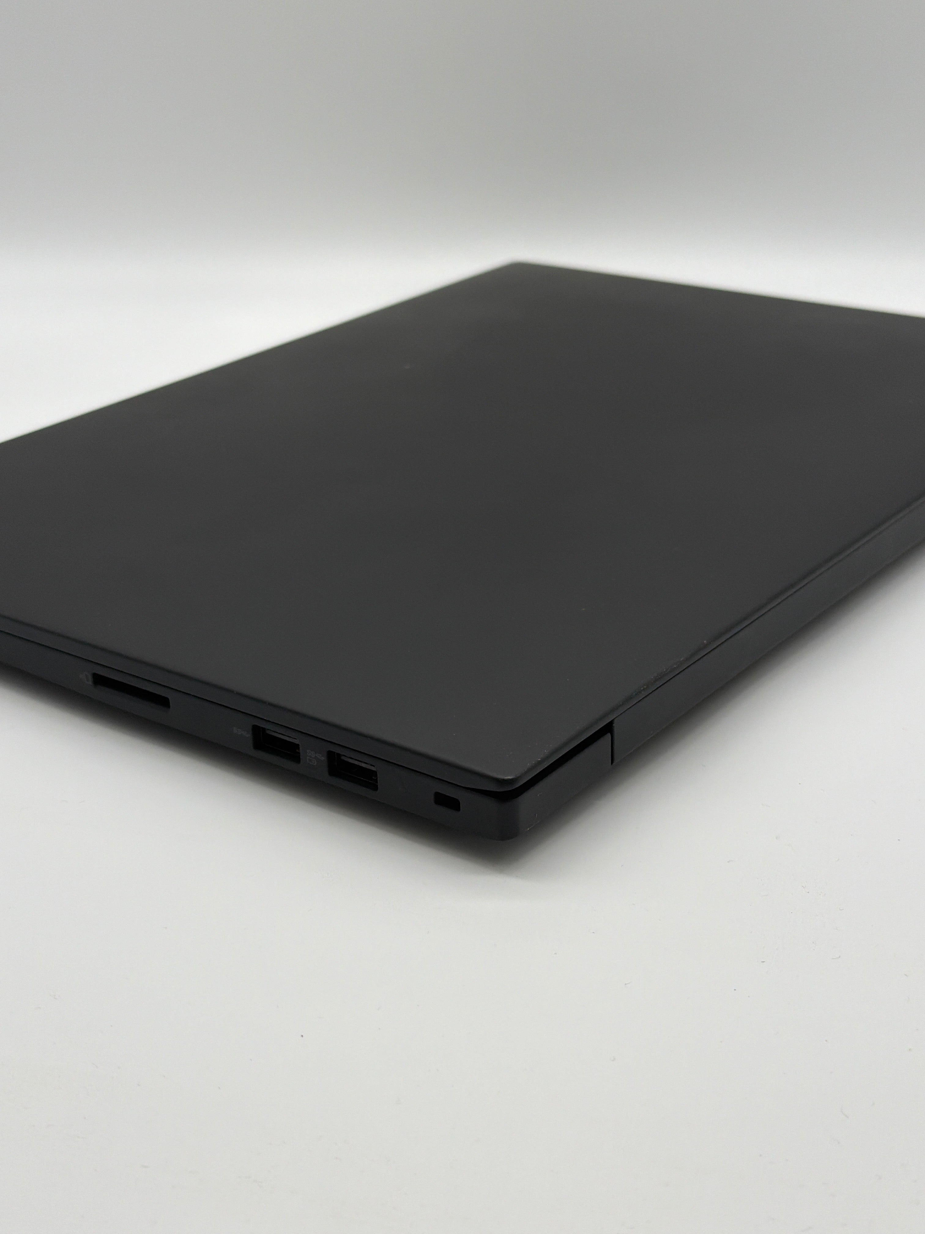 Lenovo ThinkPad P1 Gen 6 15-inch Intel i7-13800H 32GB RAM RTX 2000 Ada 8GB Read