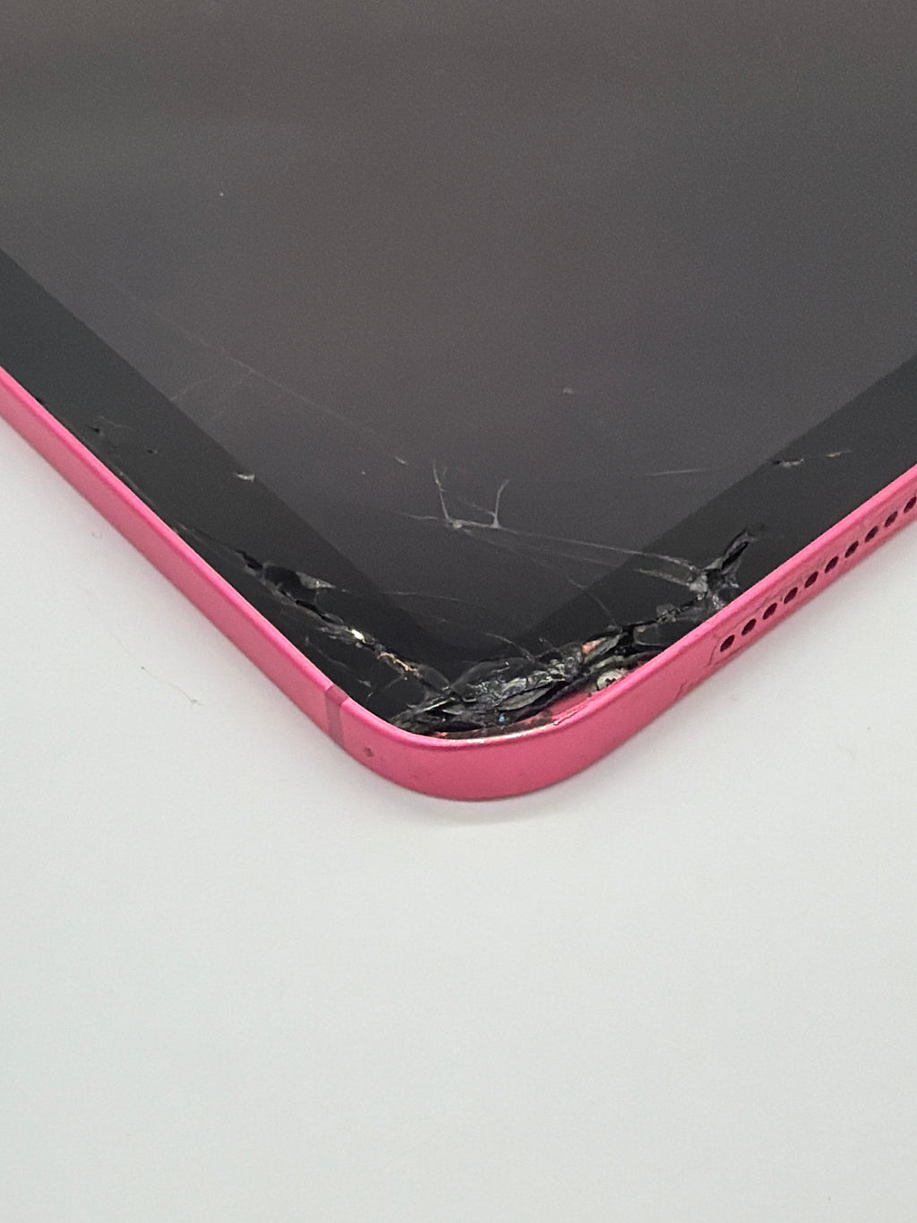 Apple iPad (11th Gen) A16 11 Inch 128GB Pink Unlocked - Bad OLED and dent on corner