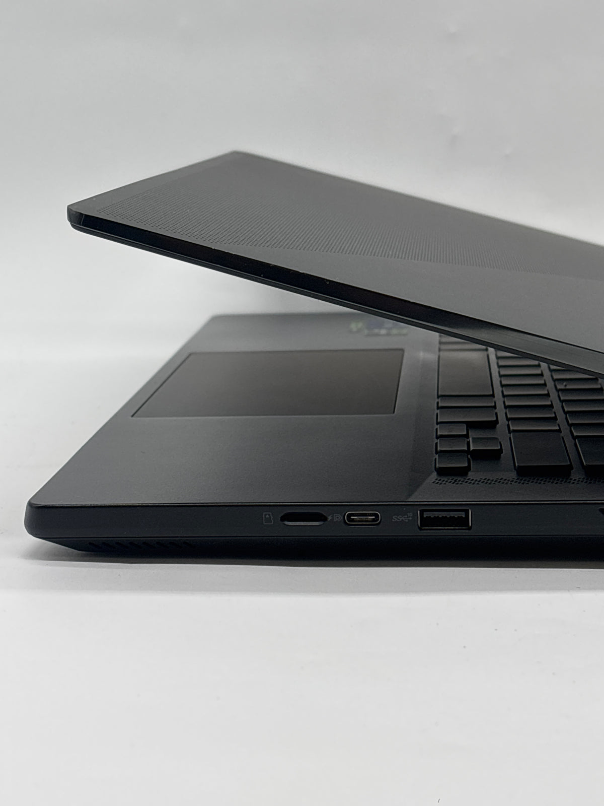 ASUS ROG Zephyrus M16 GU604VI i9-13900H 32GB RAM 1TB SSD RTX 4070 - Used