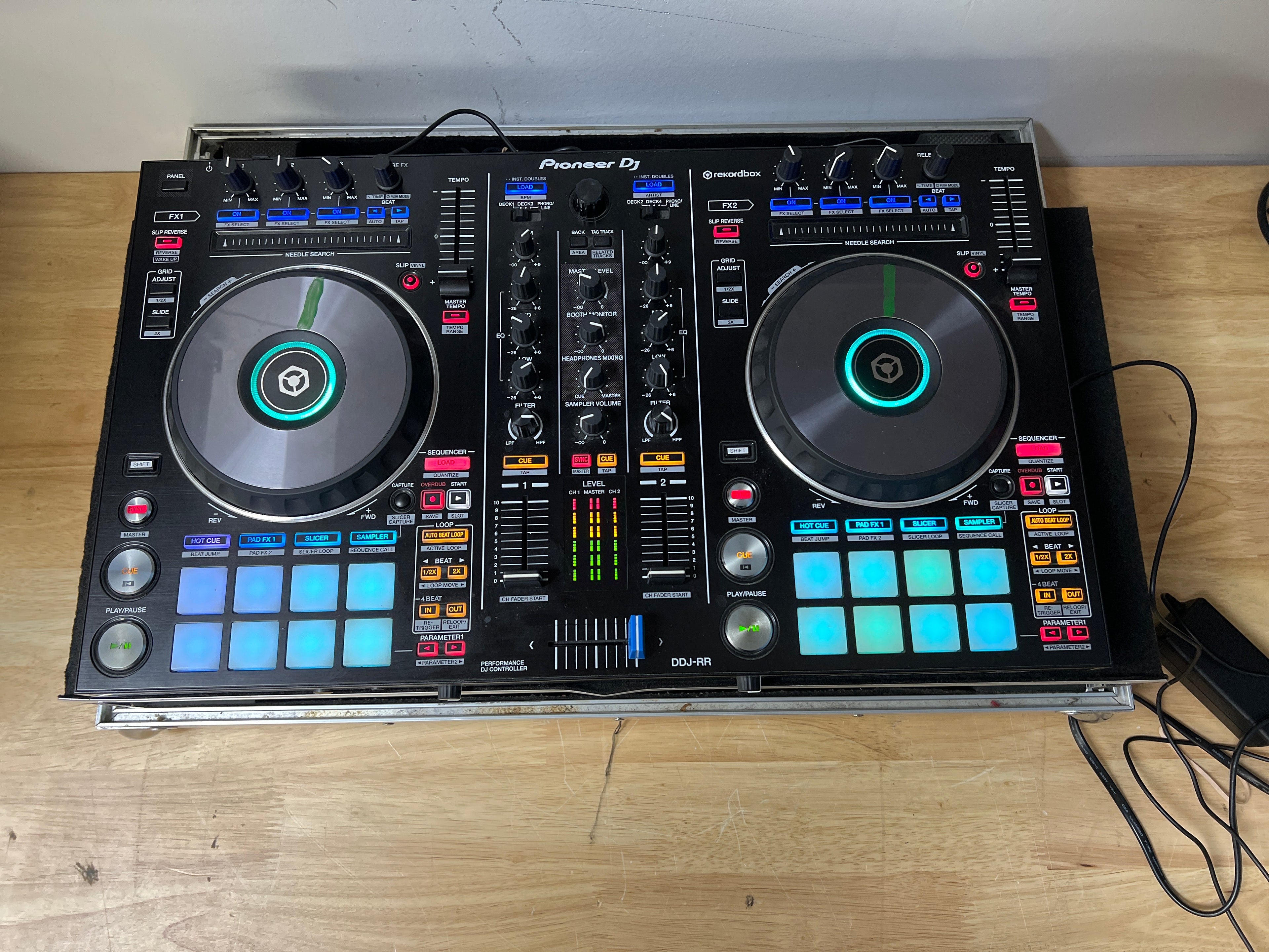 Pioneer DJ DDJ-RR 2-Channel Rekordbox Controller with Travel Case - For Parts (Broken Knob)
