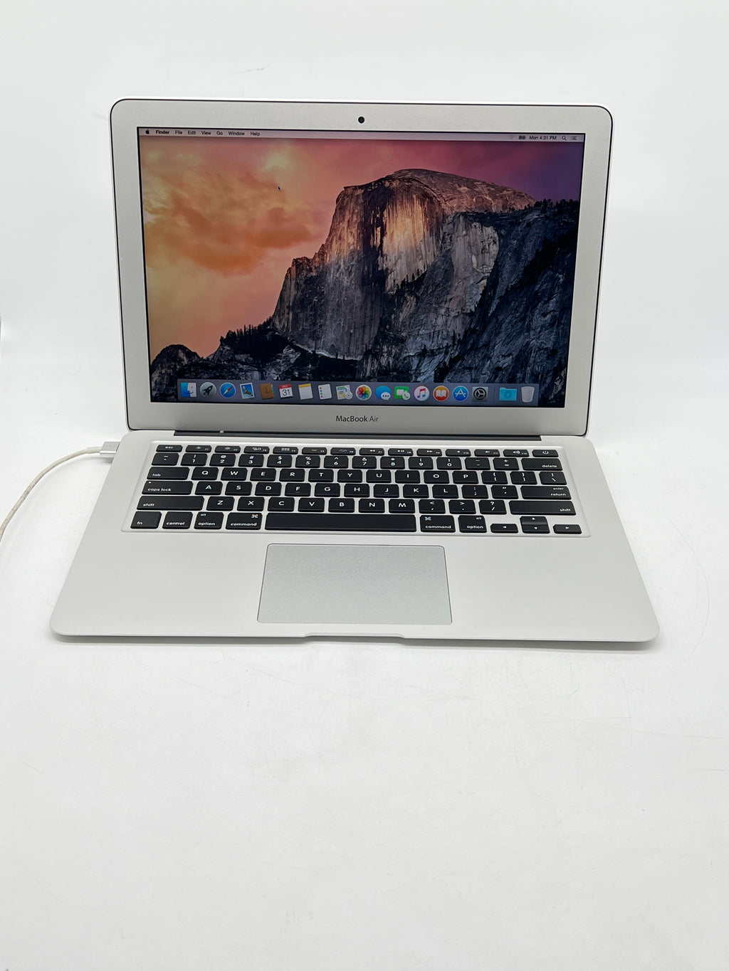 MacBook Air A1466  i5 4GB RAM 128GB SSD - For Parts (Bad Battery)