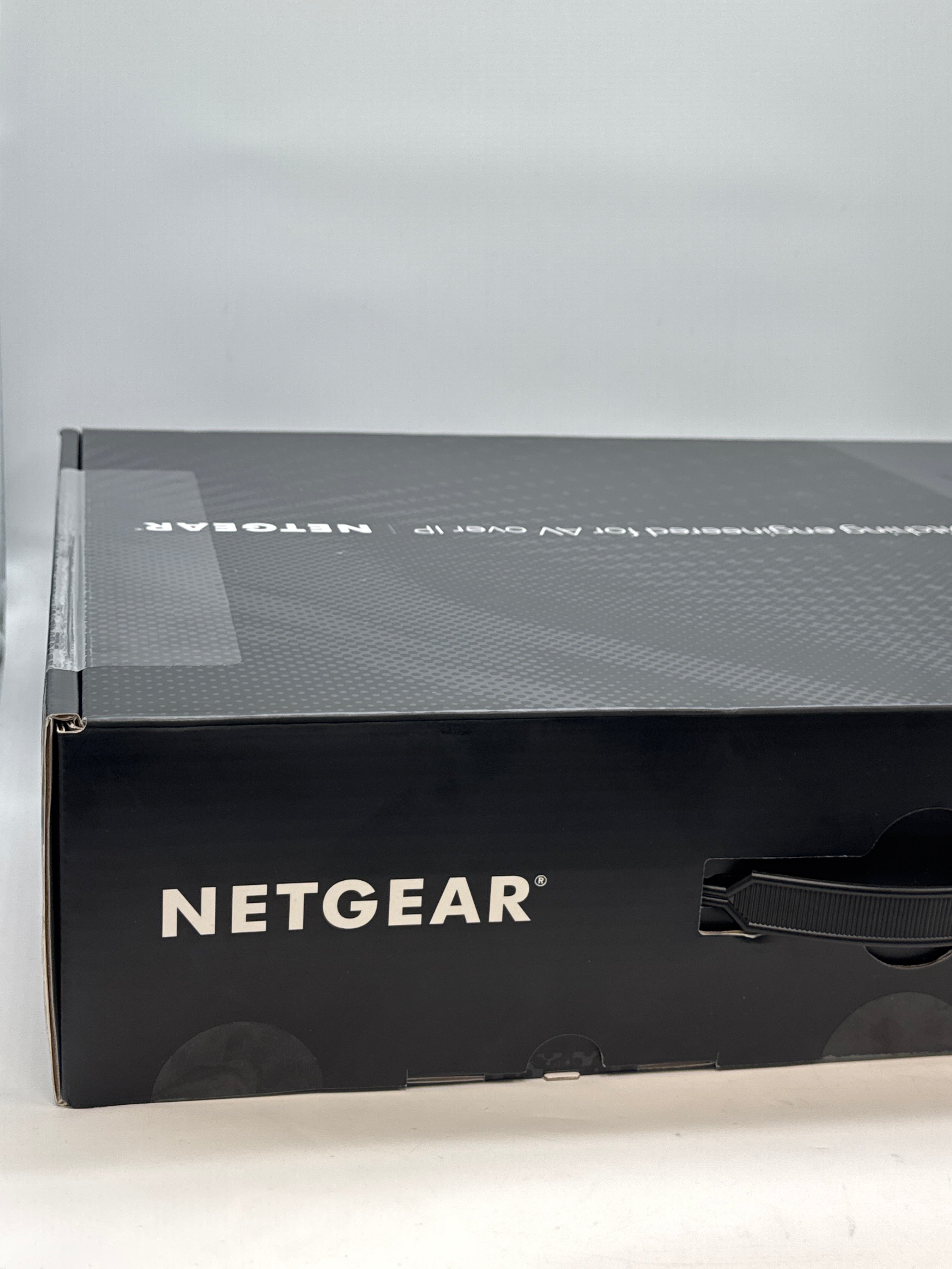 NETGEAR GSM4230UP M4250-26G4F-PoE++ Fully Managed Switch - New in Box