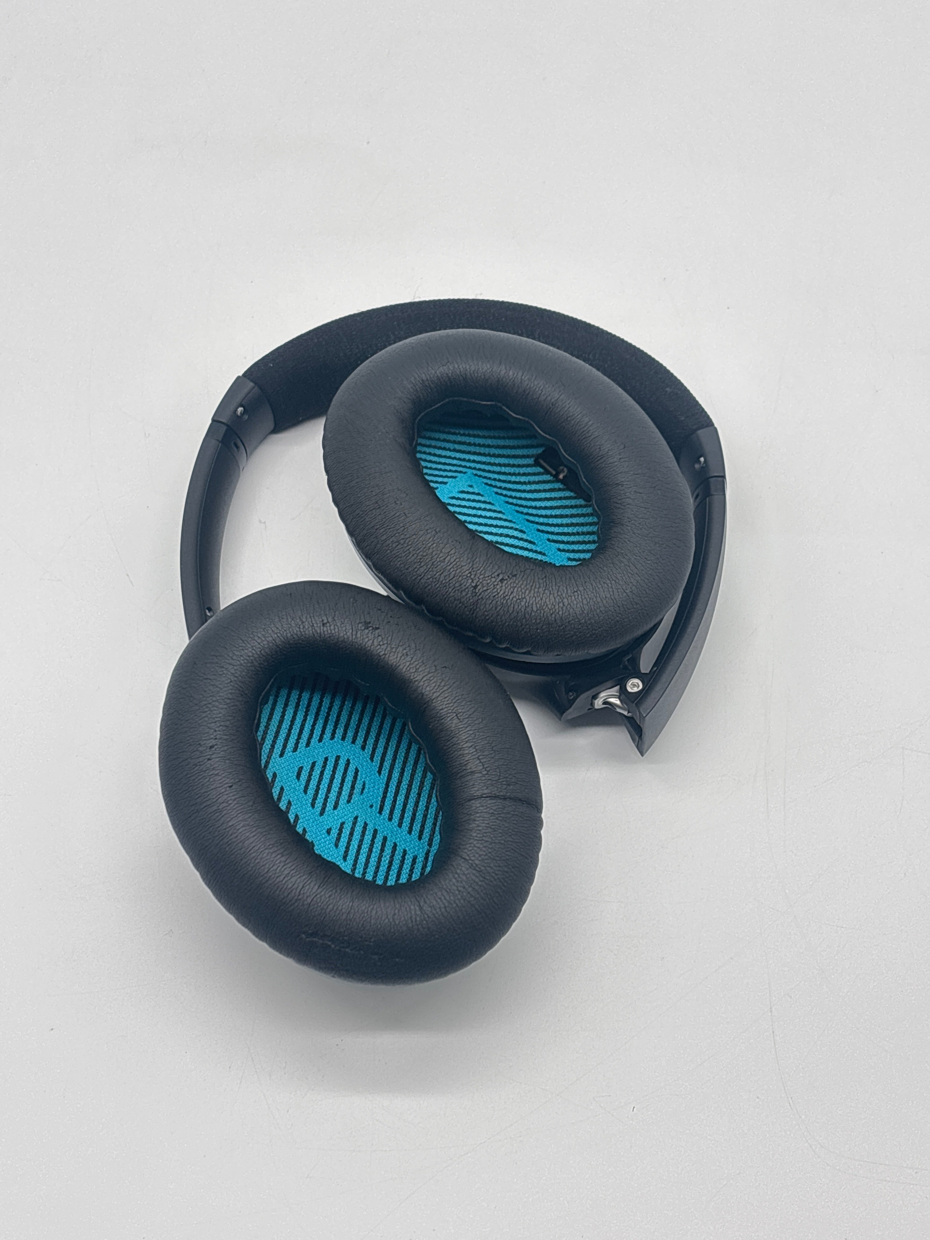 Bose QuietComfort 25 QC25 Noise Cancelling Wired Headphones Black Used with Carrying Case