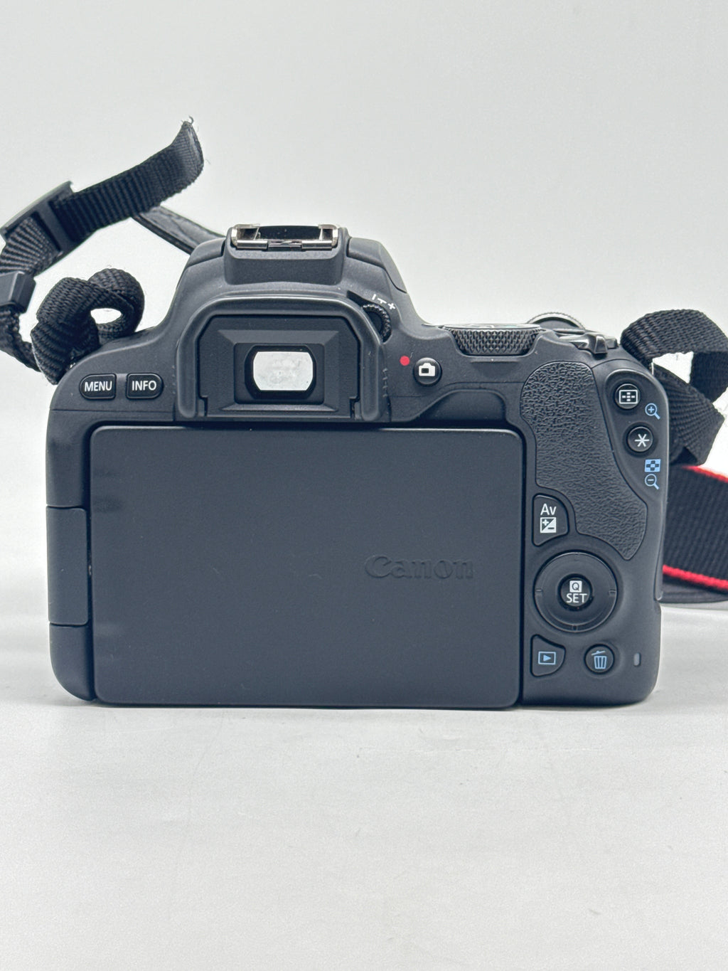 Canon EOS 200D Rebel SL2 w/ 18-55mm IS STM Lens - Used