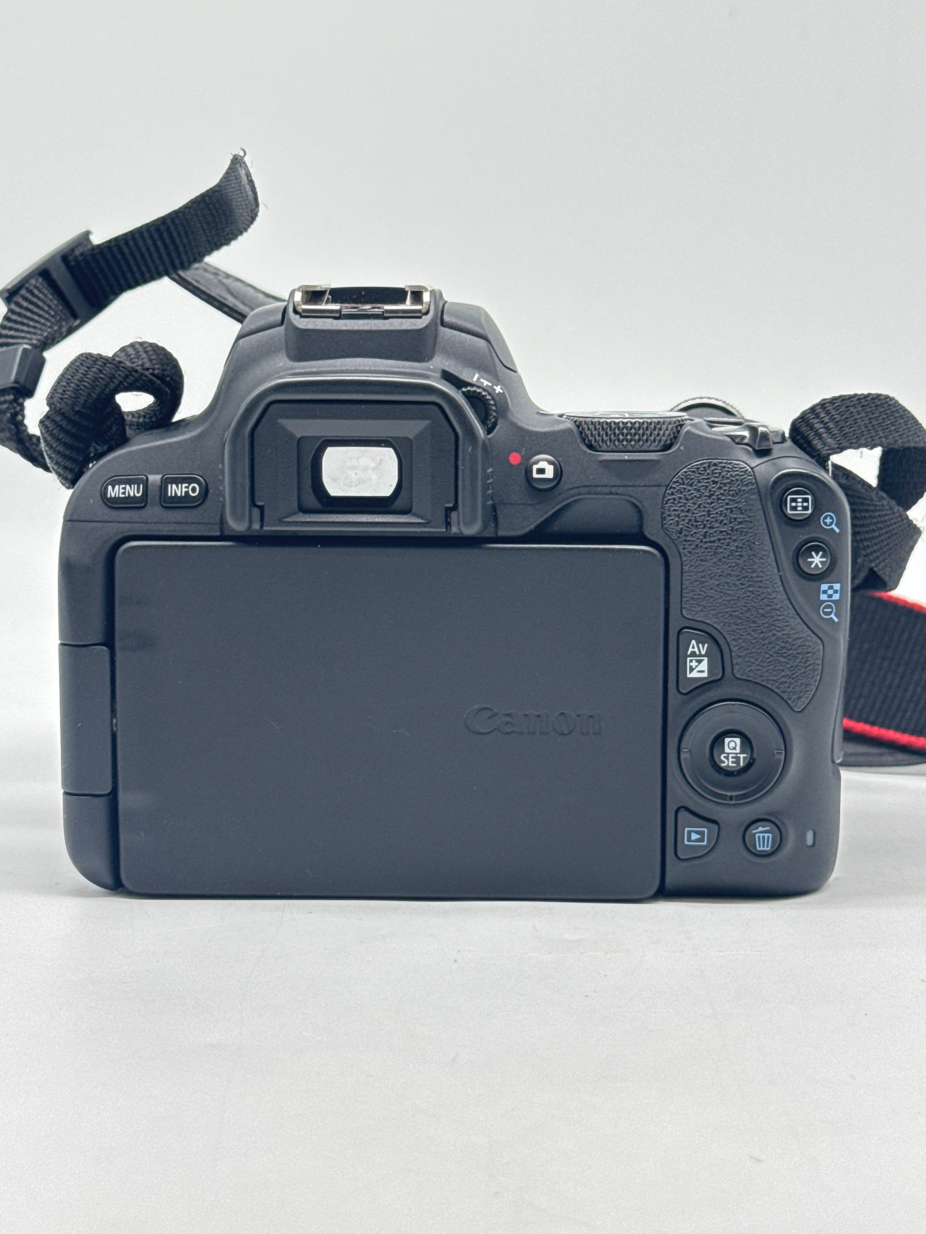 Canon EOS 200D Rebel SL2 w/ 18-55mm IS STM Lens - Used
