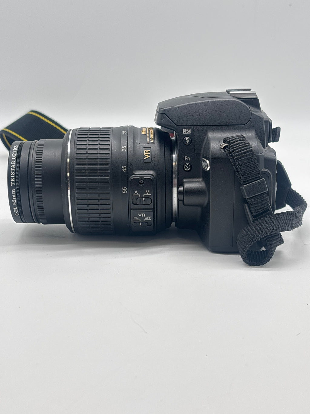 Nikon D60 Digital SLR Camera 10.2 MP W/ Nikon speedlight SB 600 Canon speedlight 420EX - Used