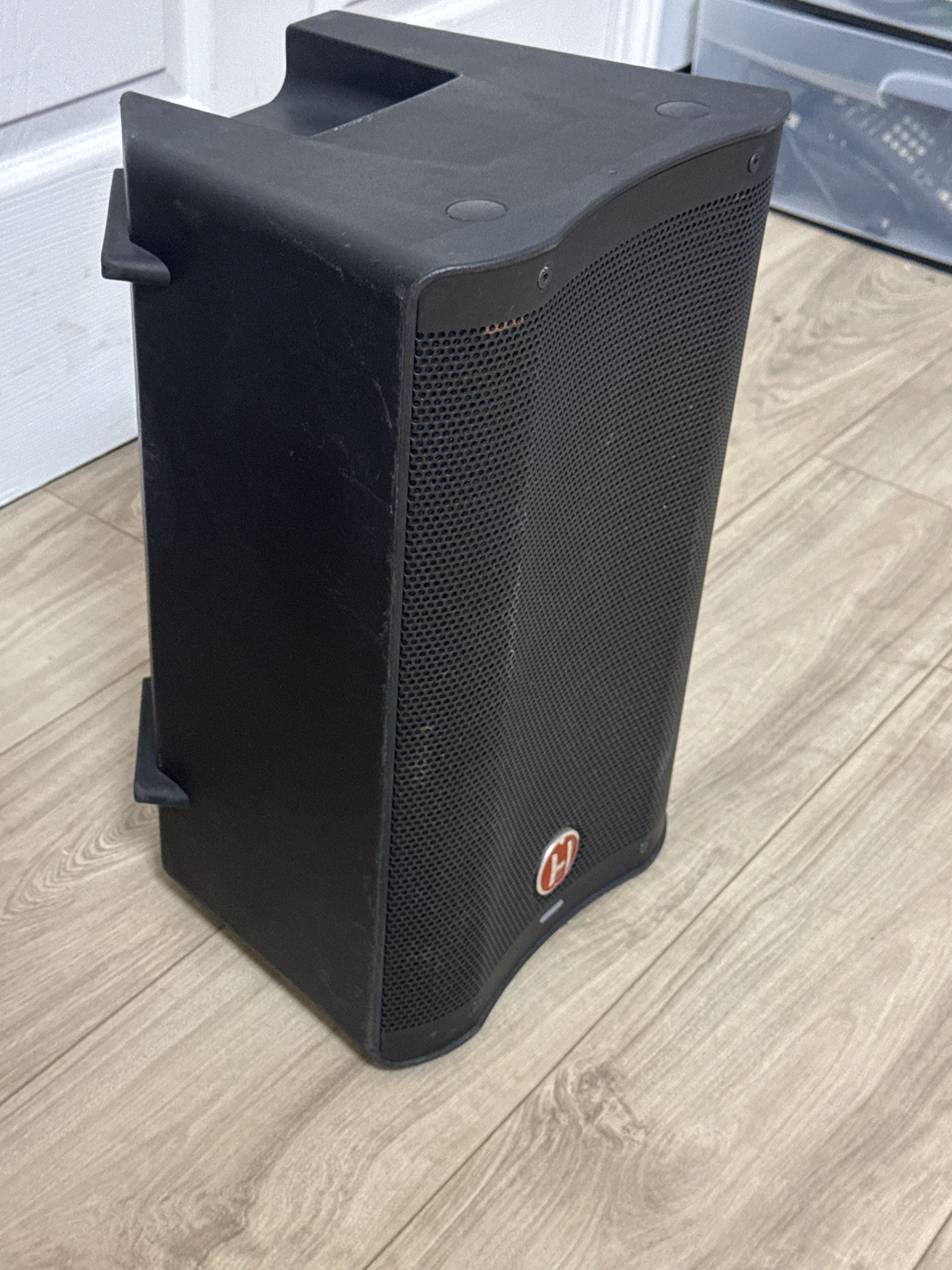 Harbinger Vari V2308 8" Powered Speaker Black - Used