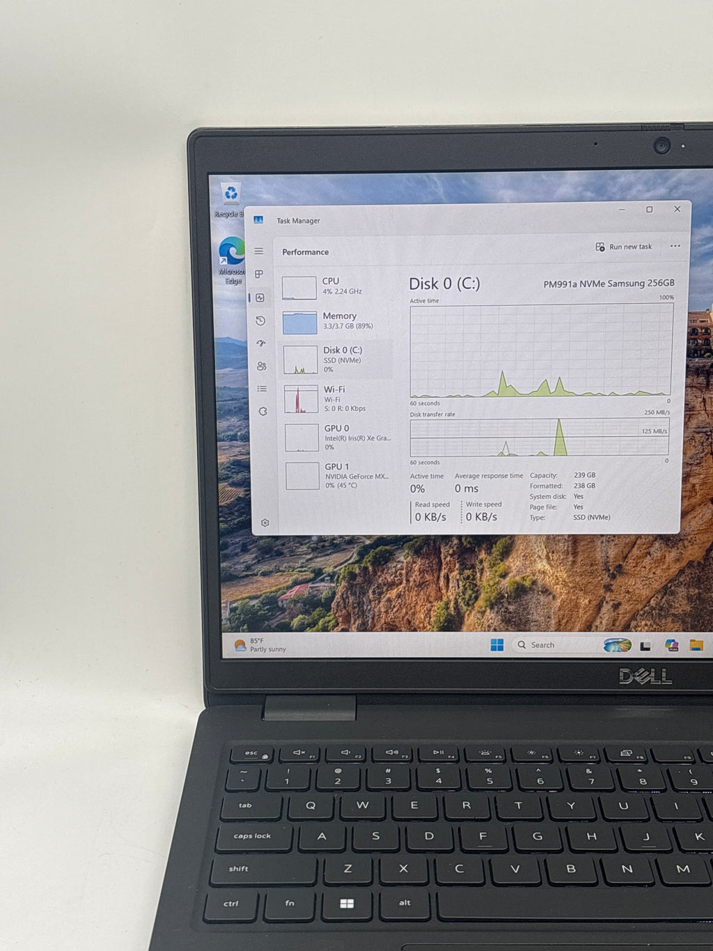 Dell Latitude 3520 15.6" Core i5-1135G7 4GB RAM 256GB SSD GeForce MX350 - Used