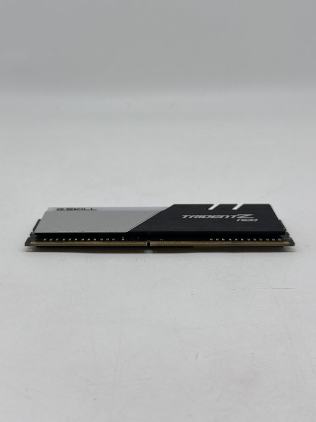 G.Skill Trident Neo 1x8 GB RAM DDR4 3600MHz F4-3600C16Q-32GTZNC