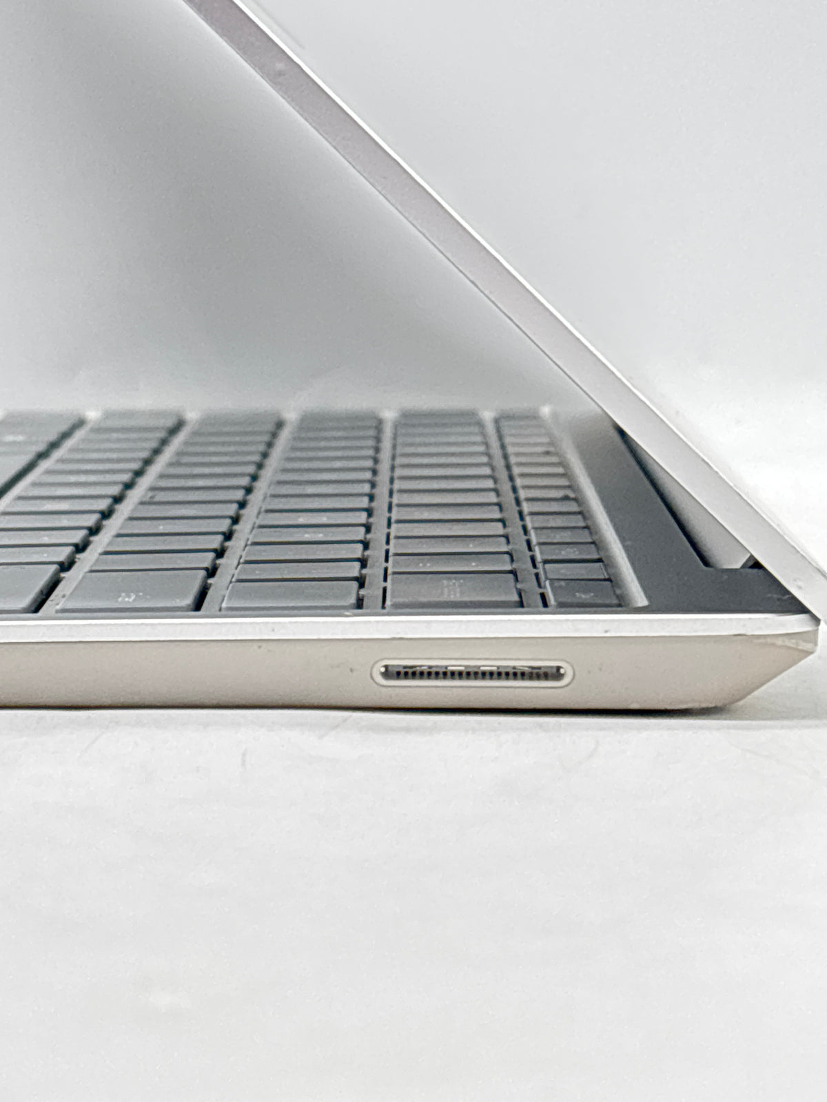 Microsoft Surface Laptop Go 1943 i5-1035G1 8GB RAM 128GB SSD - USED