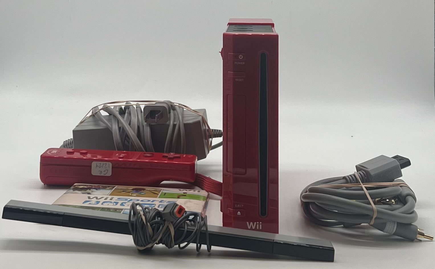 Nintendo Wii (RVL-001) 2010 Red w/ wii sports - Used