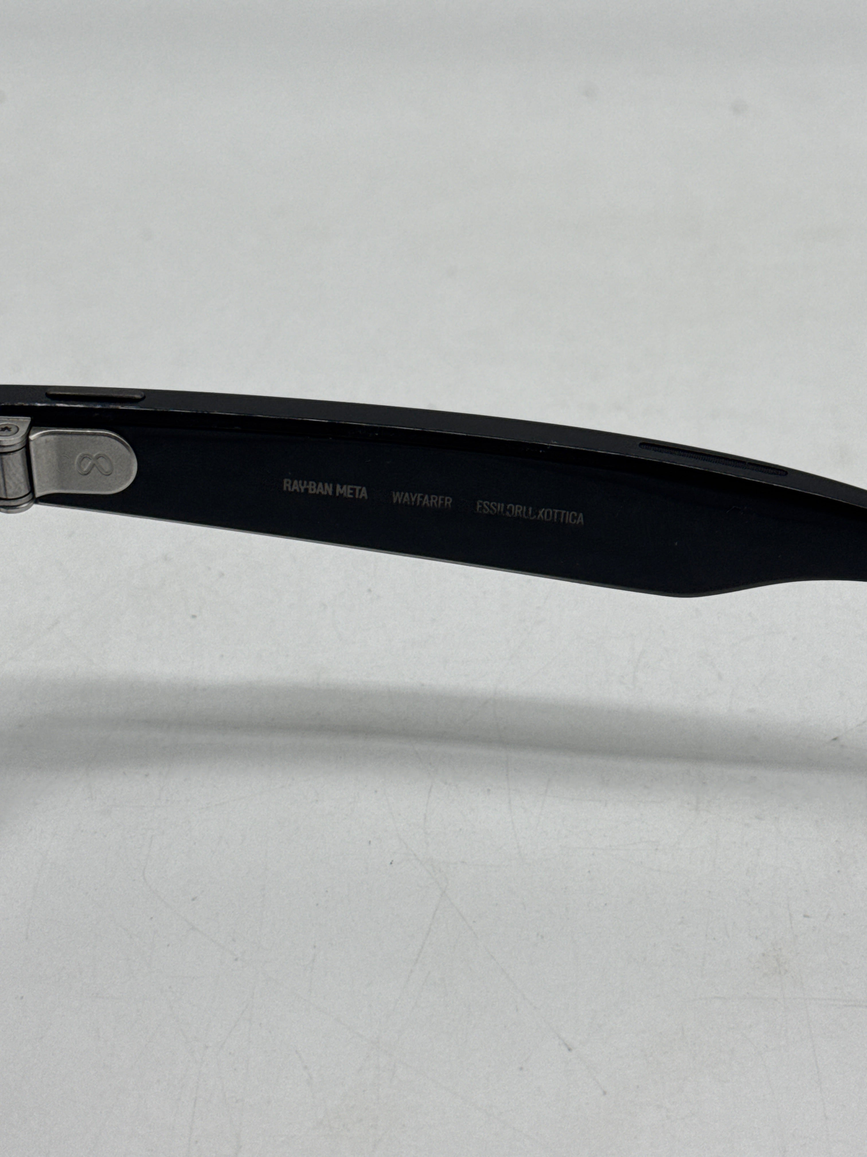 Ray-Ban Meta Wayfarer Smart Glasses RW4006 Shiny Black - Used