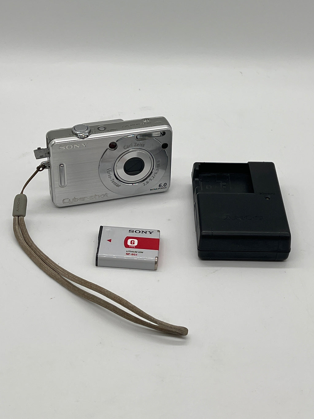 Sony Cyber-shot DSC-W50 Digital Camera 6.0MP Silver with Battery and Charger
