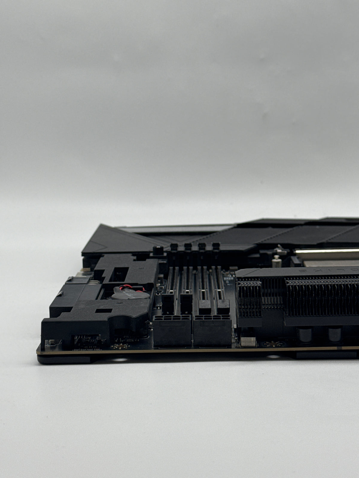 MSI MEG X870E GODLIKE AMD AM5 E-ATX Motherboard Missing CPU Retention Read