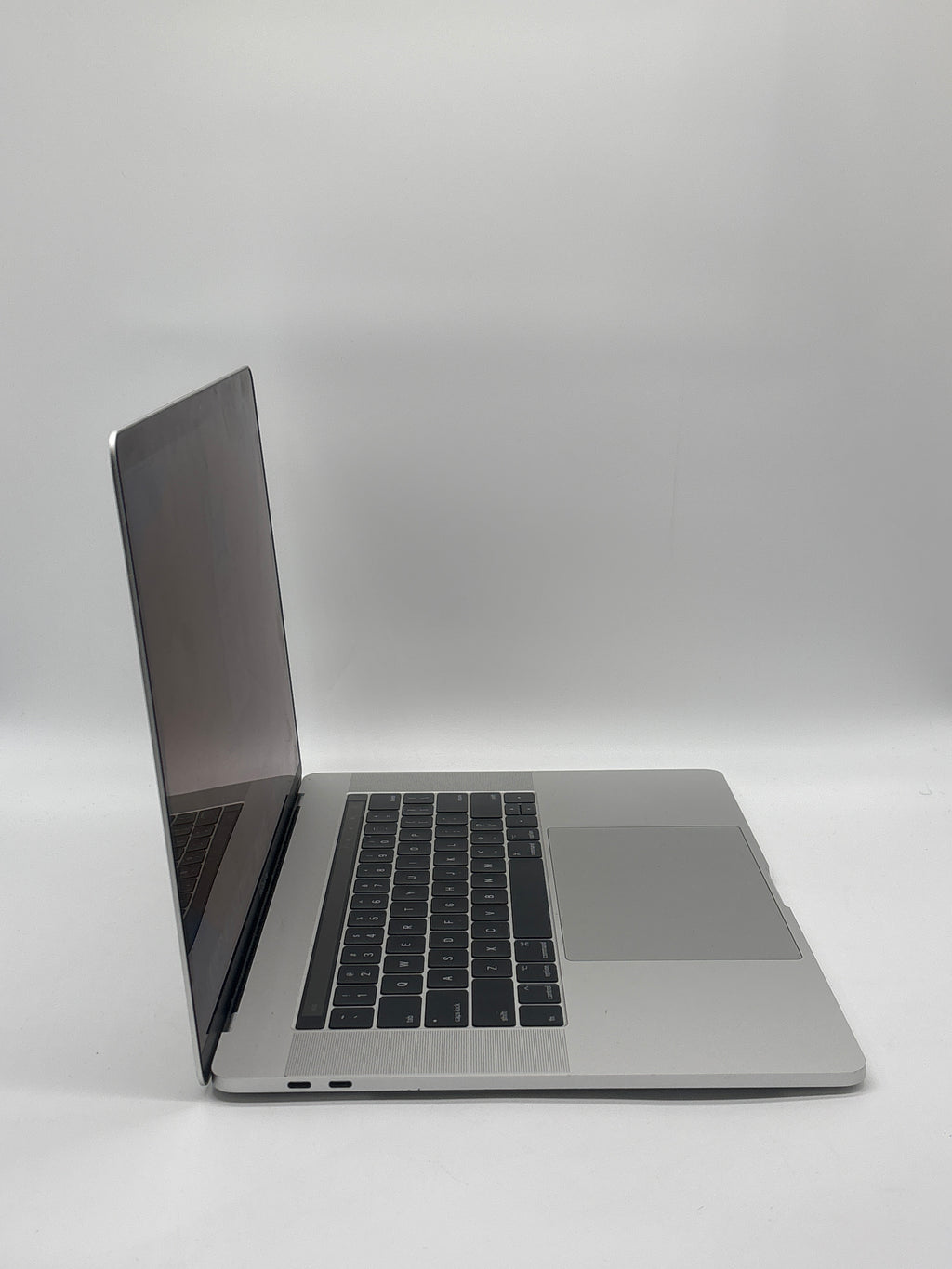 Apple MacBook Pro A1707 Ventura Intel Core i7 16GB RAM 256GB - Used