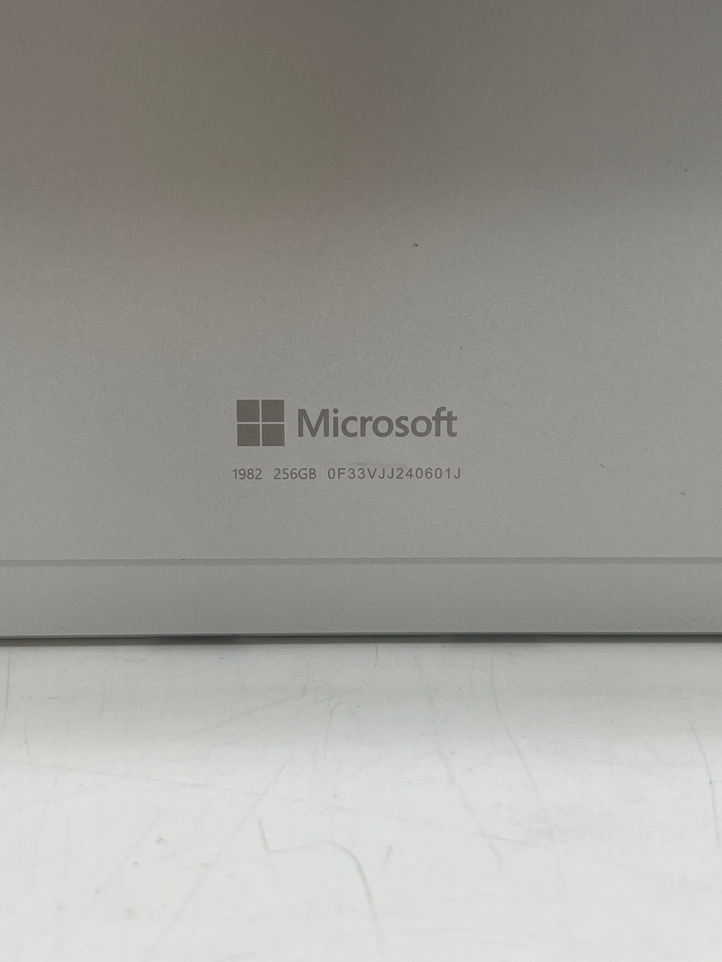 Microsoft Surface Pro 8 1982 i7-1185G7 16GB RAM 256GB SSD - Cracked screen