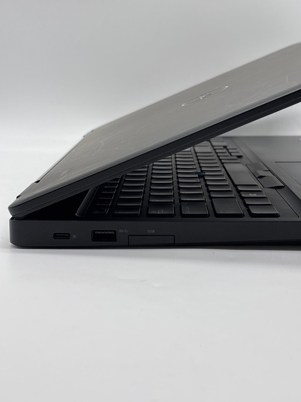 Dell Latitude 5590 15.6" Core i7-8650U 32GB 1TB SSD - For Parts