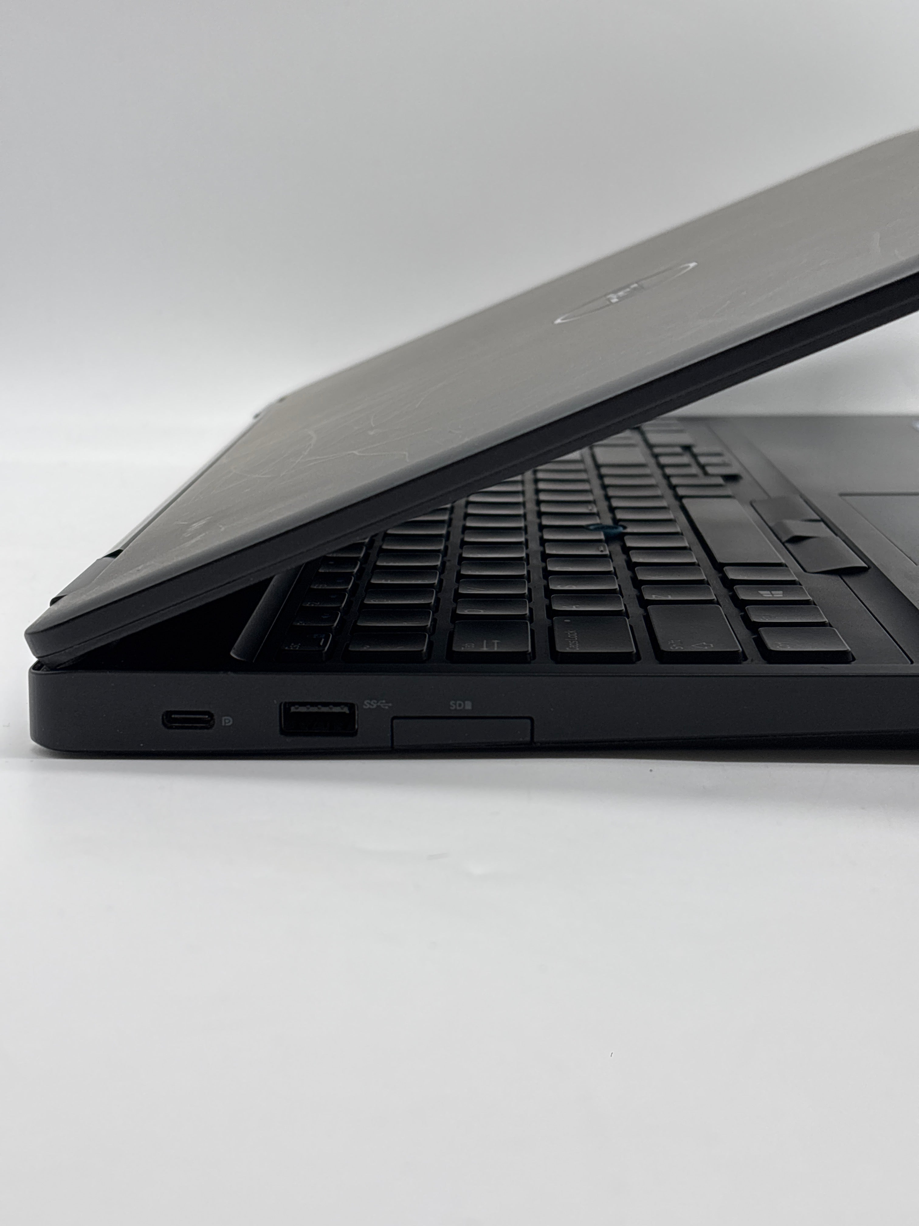 Dell Latitude 5590 15.6" Core i7-8650U 32GB 1TB SSD - For Parts