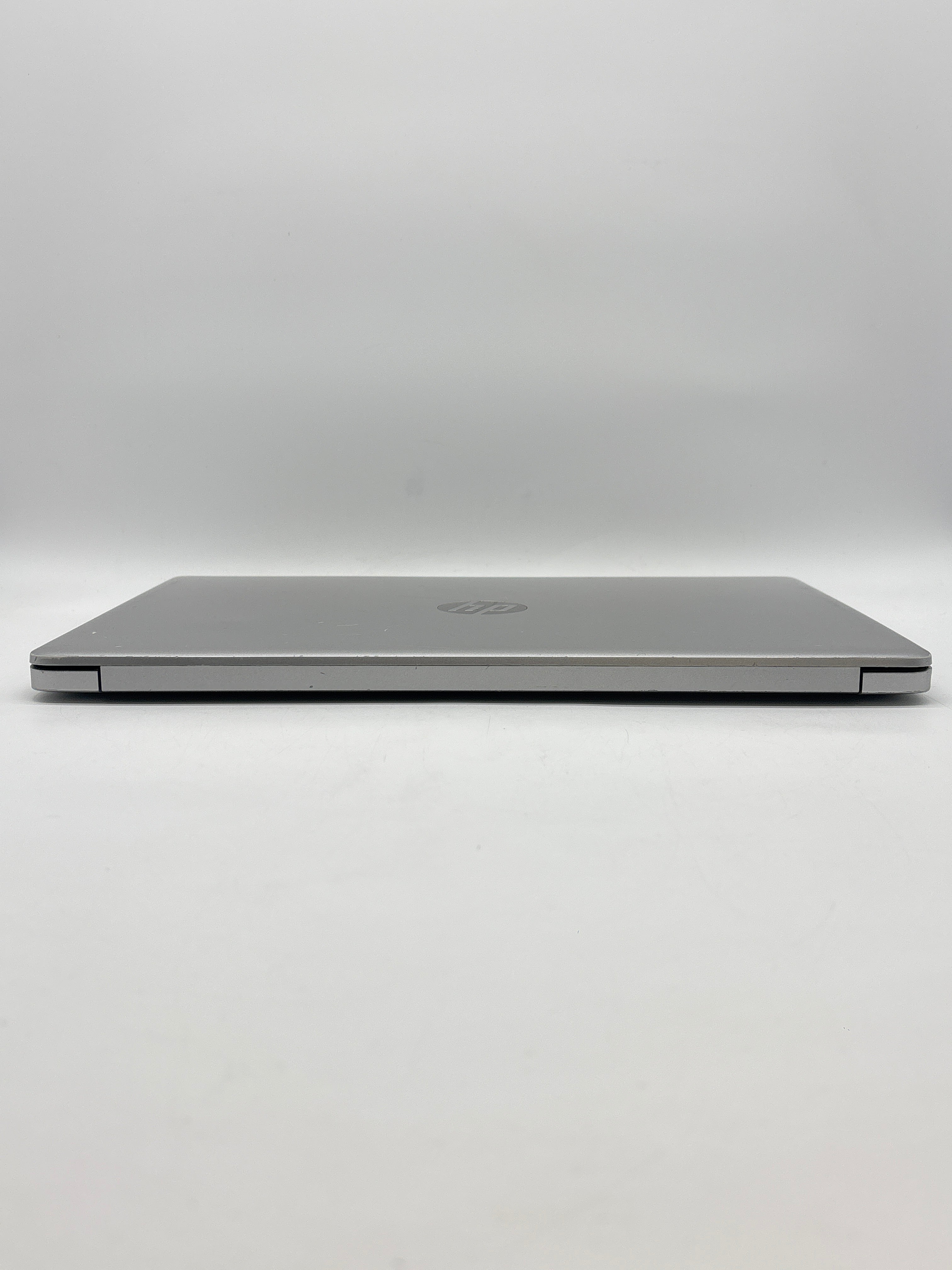 HP 15-dy1051wm i5-1035G1 8GB RAM 256GB SSD - For Parts (Small Cracks on Corners)