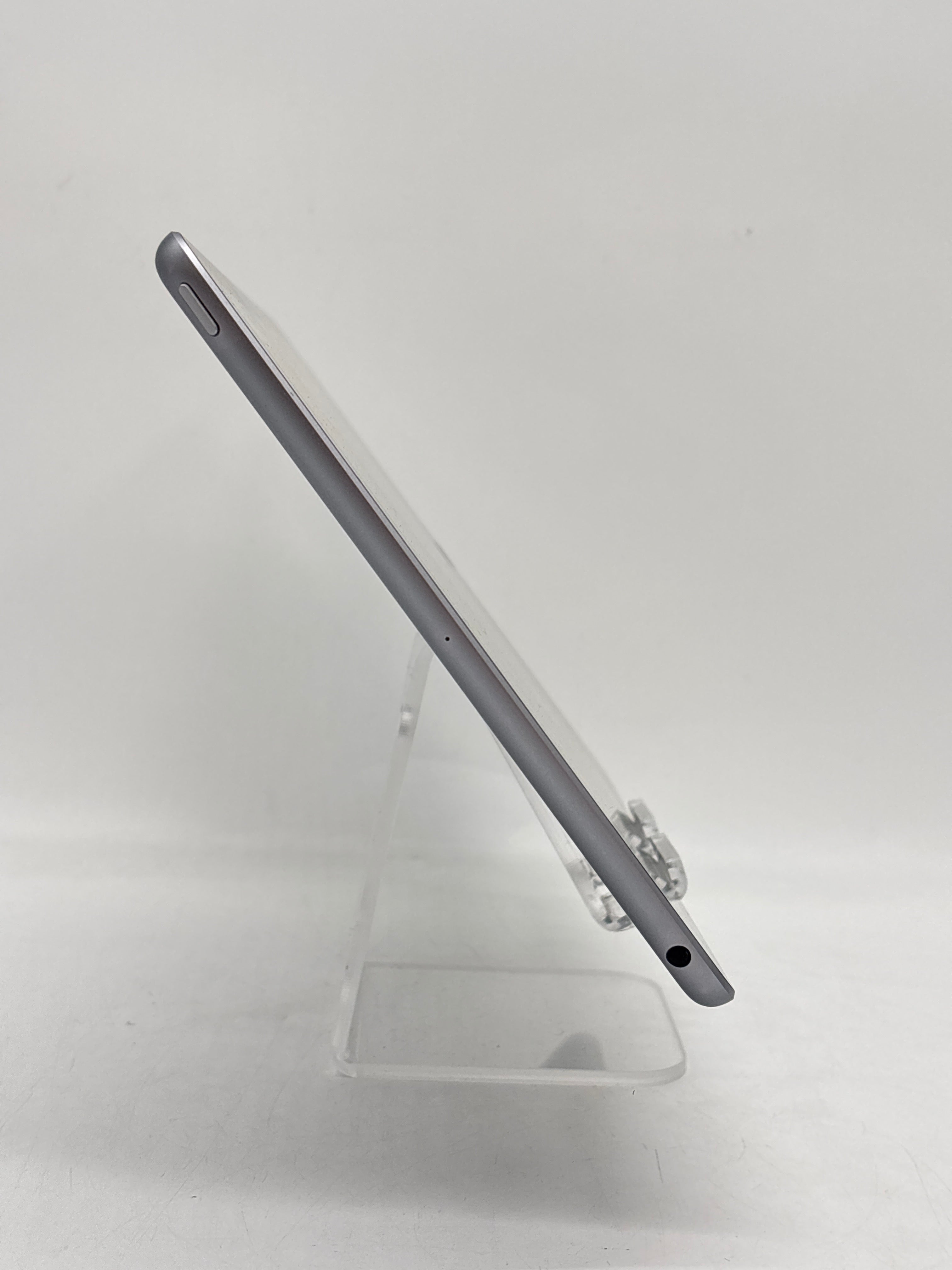 Apple iPad 6th Gen A1893 128GB Wi-Fi - Used