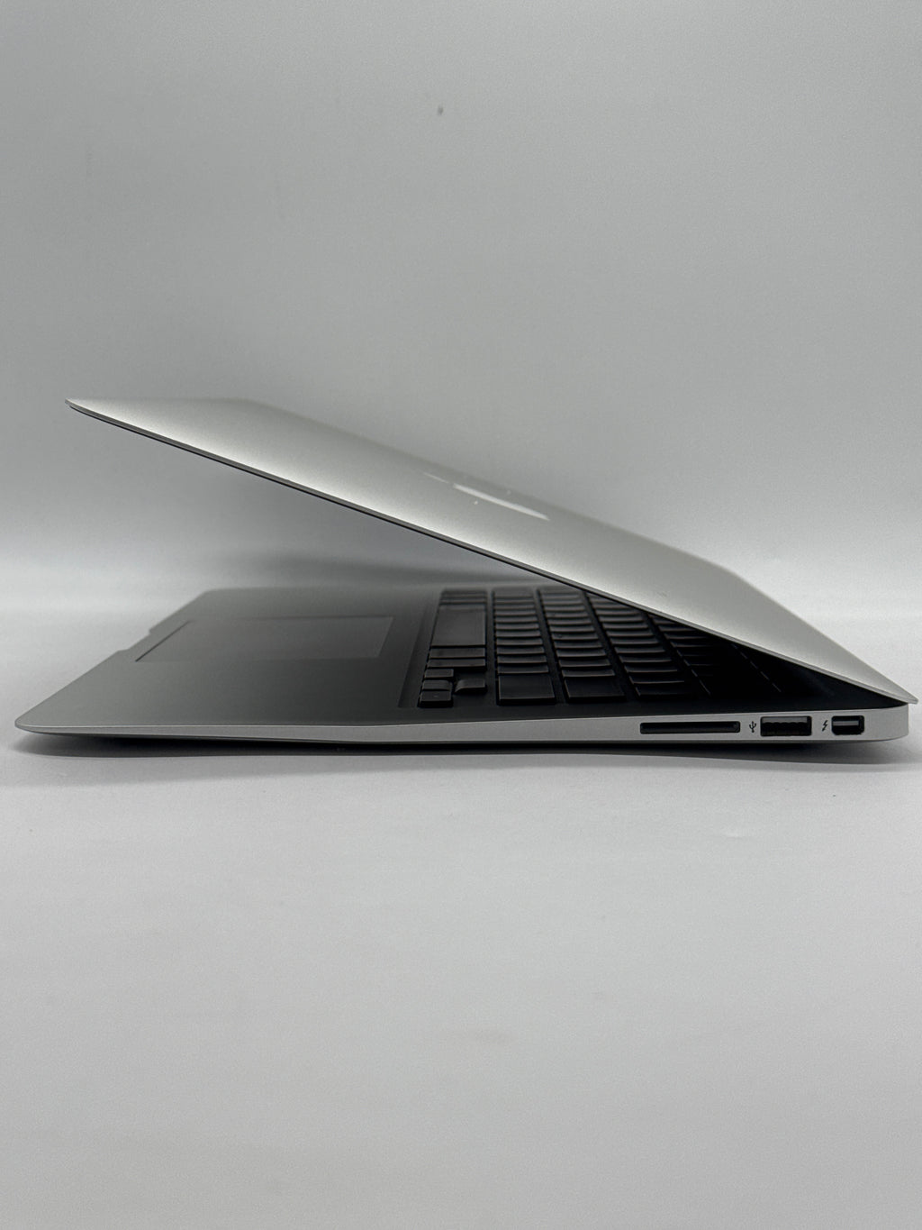 Apple MacBook Air 13.3" A1466 2017 i5 1.3 GHz 4GB RAM 128GB SSD