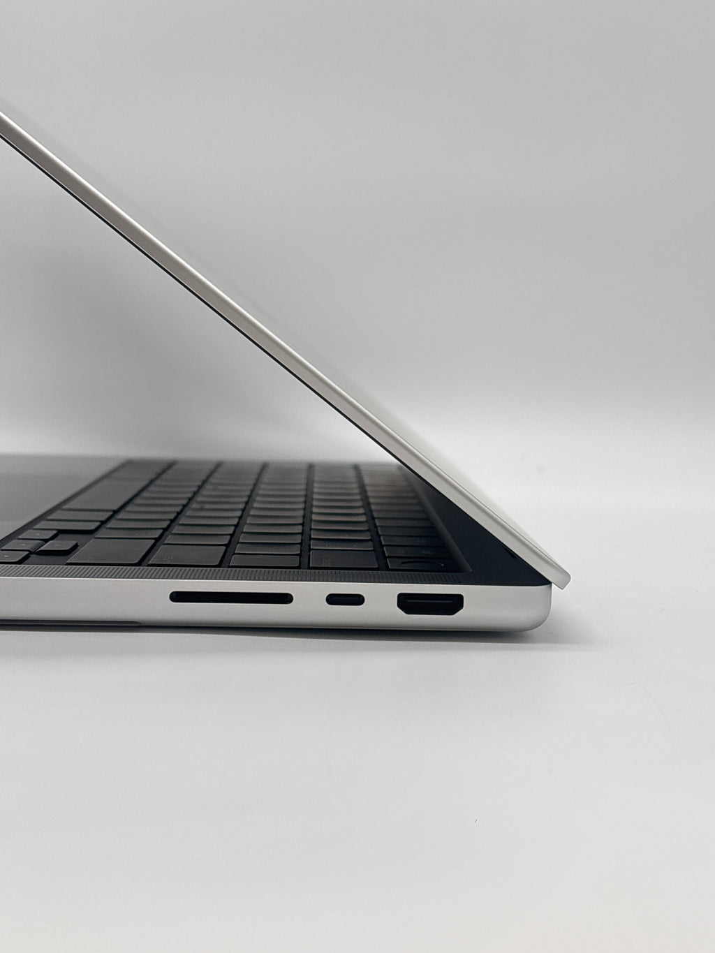 Apple MacBook Pro 14" M4 Max A3185 2024 64GB RAM 2TB SSD Silver with Box