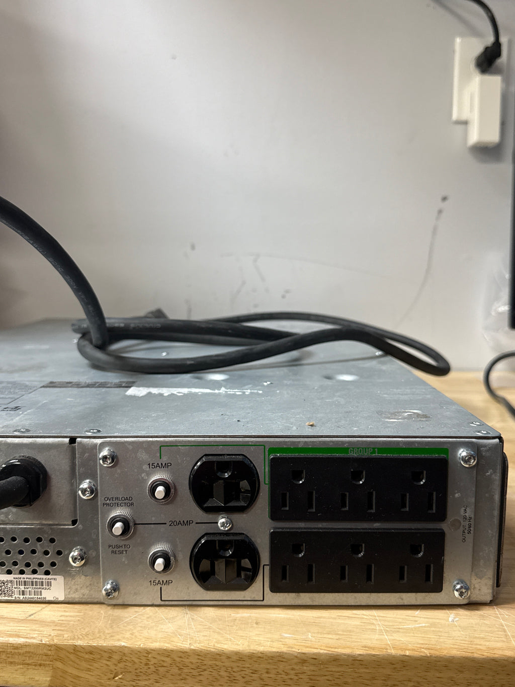 APC SMT2200RM2UC 2200VA Smart-UPS 2U - missing cover