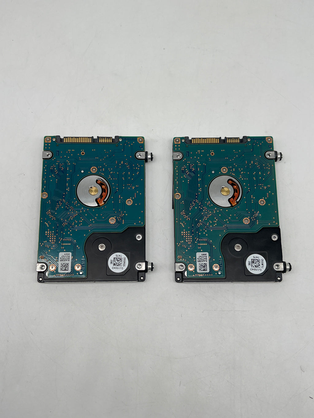 (lot of 2) HGST 1 TB 7K1000 HTS721010A9E630 2.5" SATA III Hard Drive