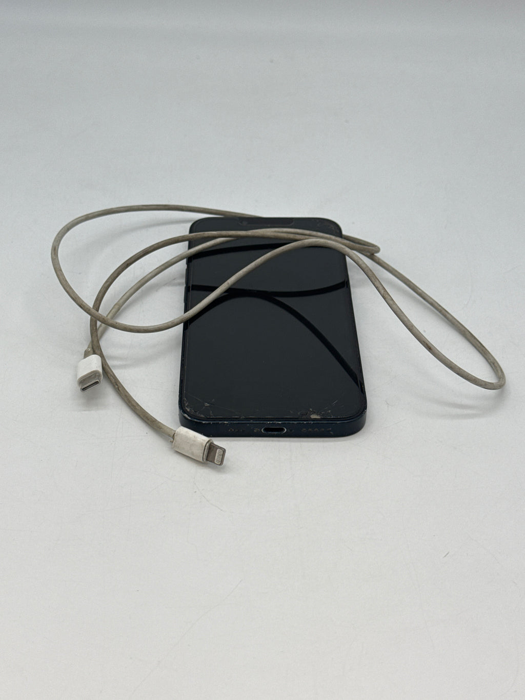 Apple iPhone 13 128GB Unlocked Midnight - Cracked Screen/Back