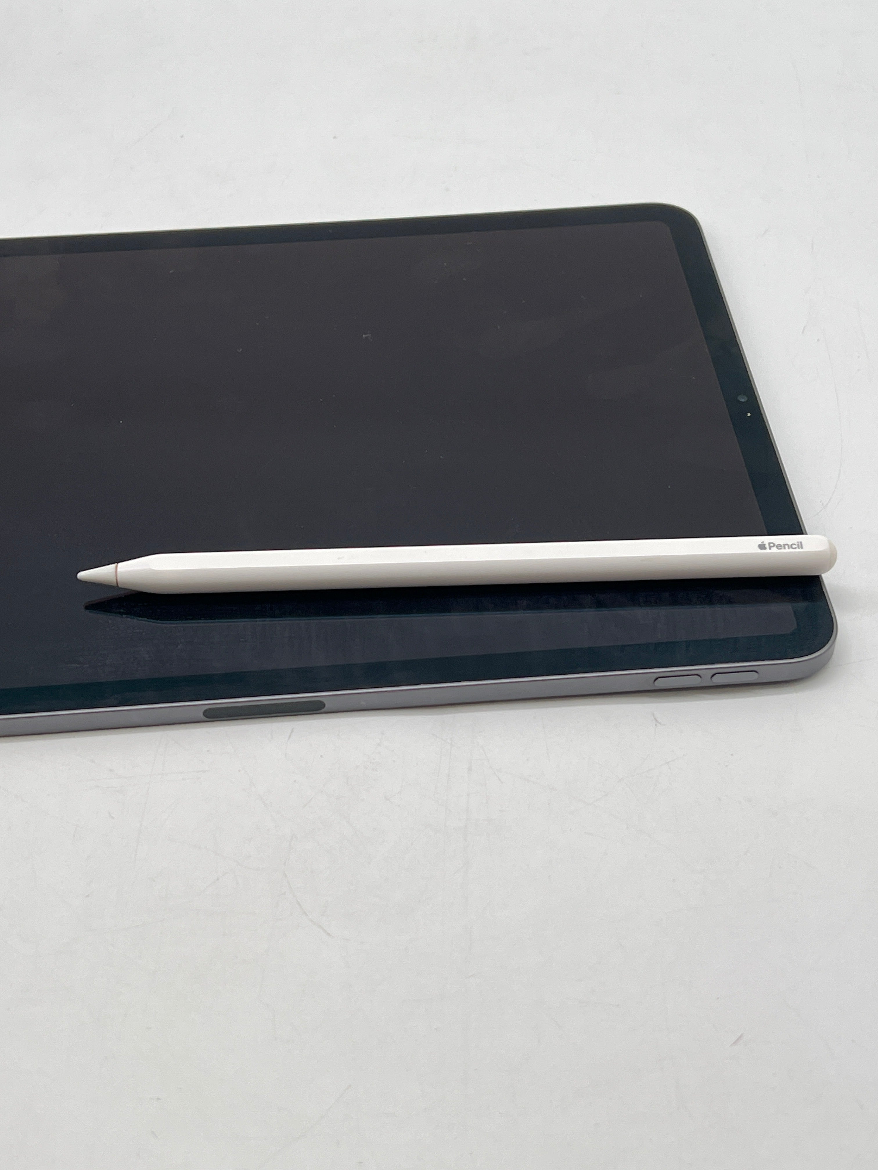 Apple iPad Pro 11" 2nd Gen A2228 128GB Wi‑Fi W Apple Pencil  - Used