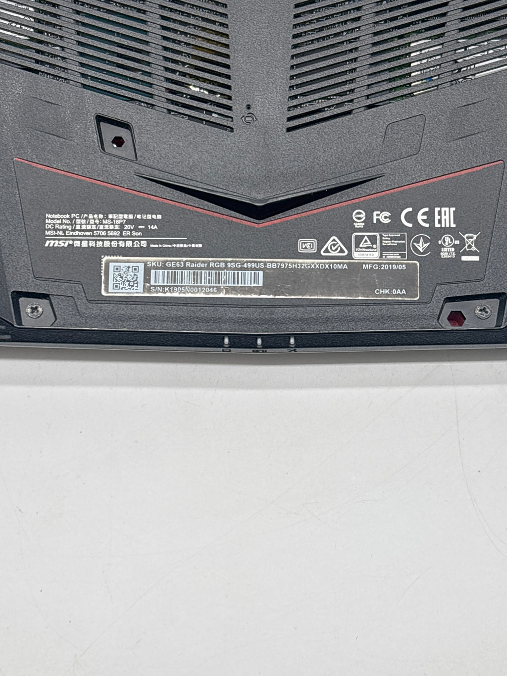 MSI GE63 Raider RGB 9SG i7 32GB RAM 512SSD RTX 2080 With Box - For Parts (Read DESC)