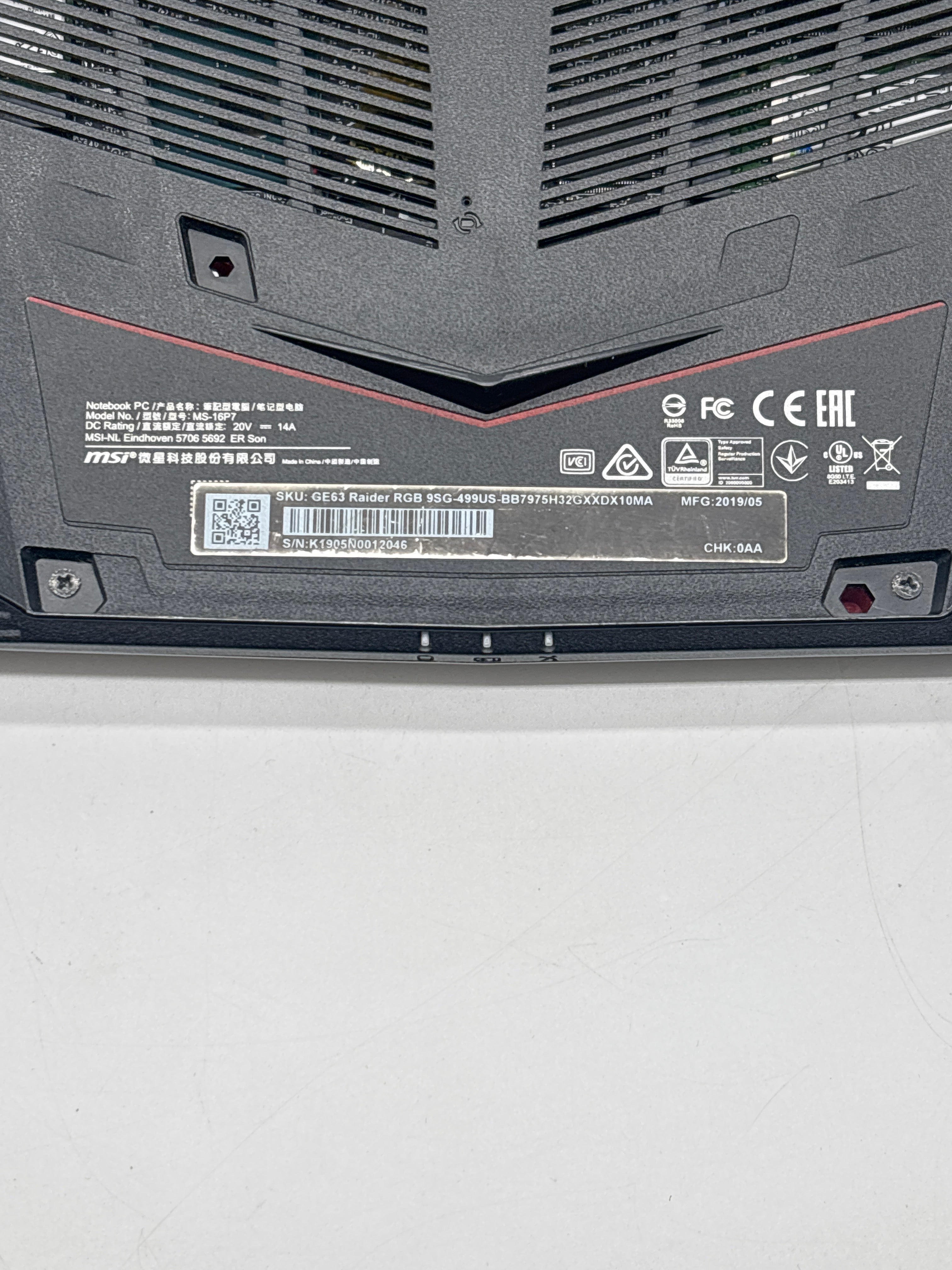 MSI GE63 Raider RGB 9SG i7 32GB RAM 512SSD RTX 2080 With Box - For Parts (Read DESC)