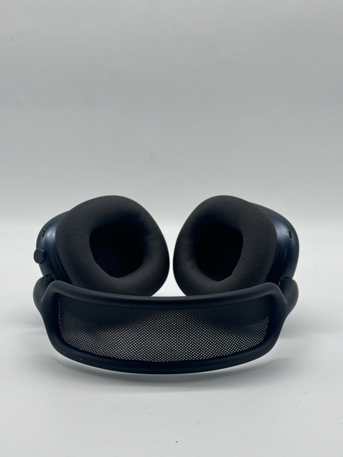 Apple AirPods Max USB-C A3184 MWW43AM/A Midnight Over-Ear Headphones - Used