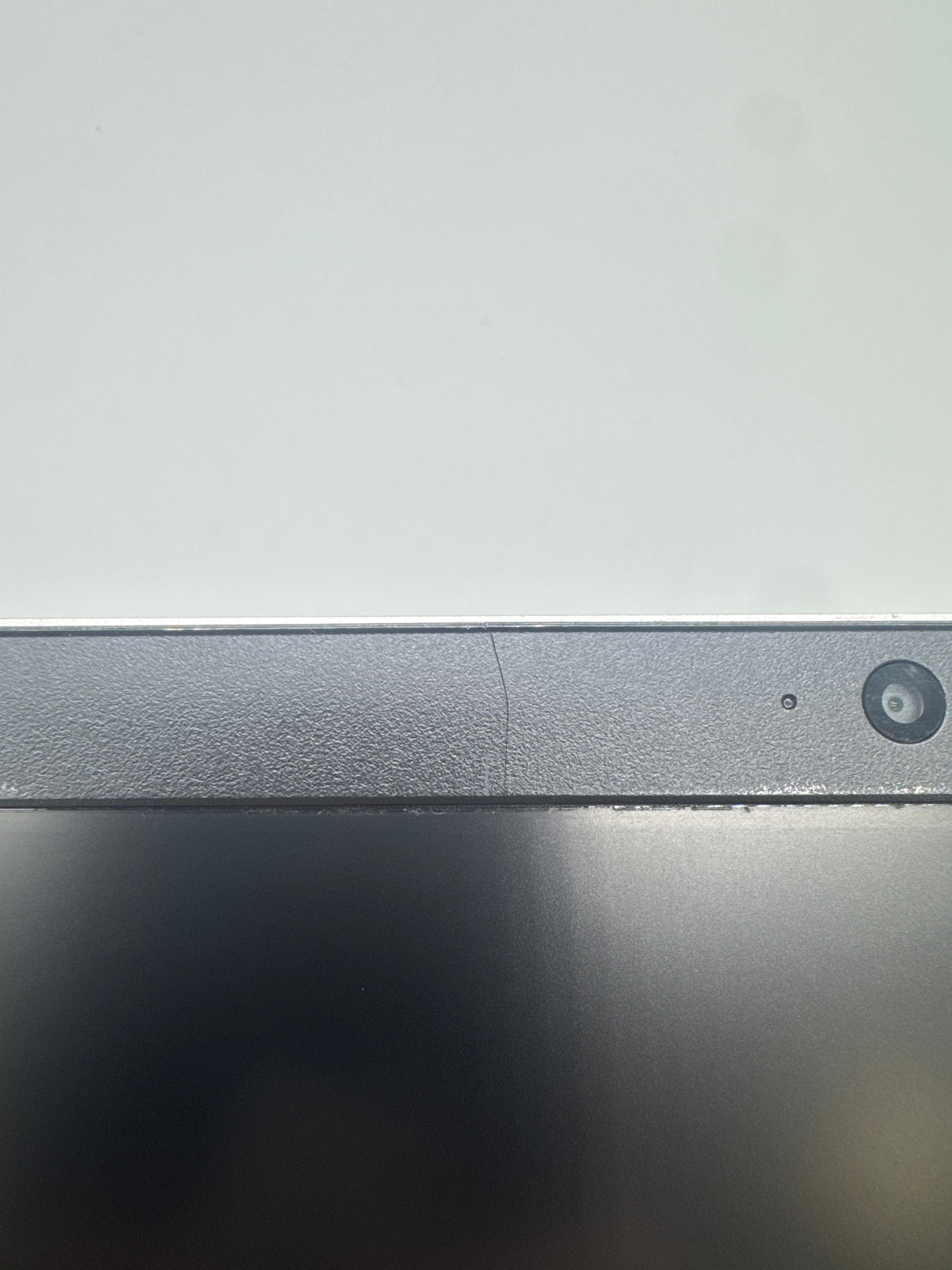 Samsung Galaxy Book Go 14" Snapdragon 7c Gen 2 4GB RAM 128GB SSD - For Parts [READ]